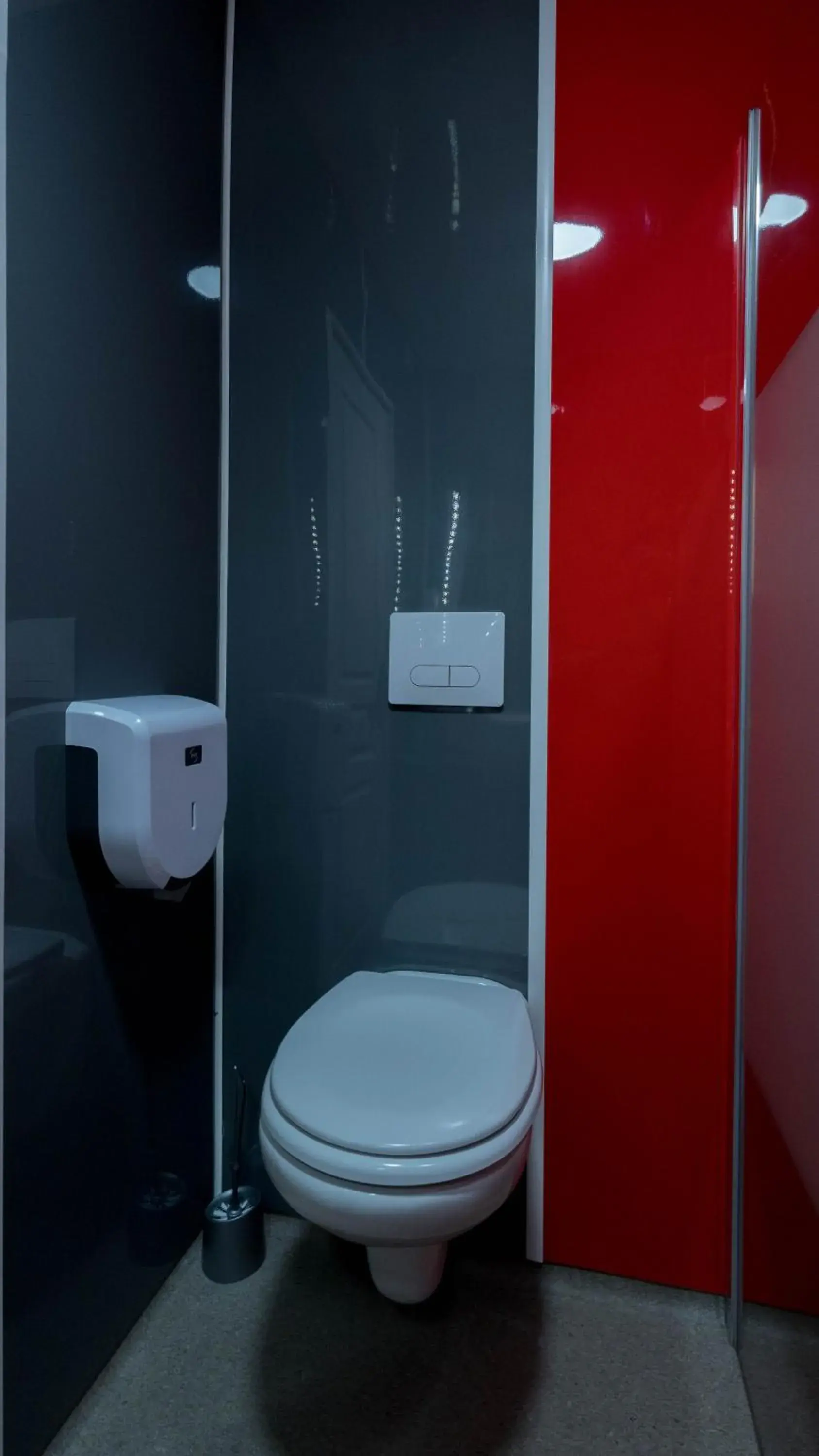 Toilet, Bathroom in Hôtel La Rocade