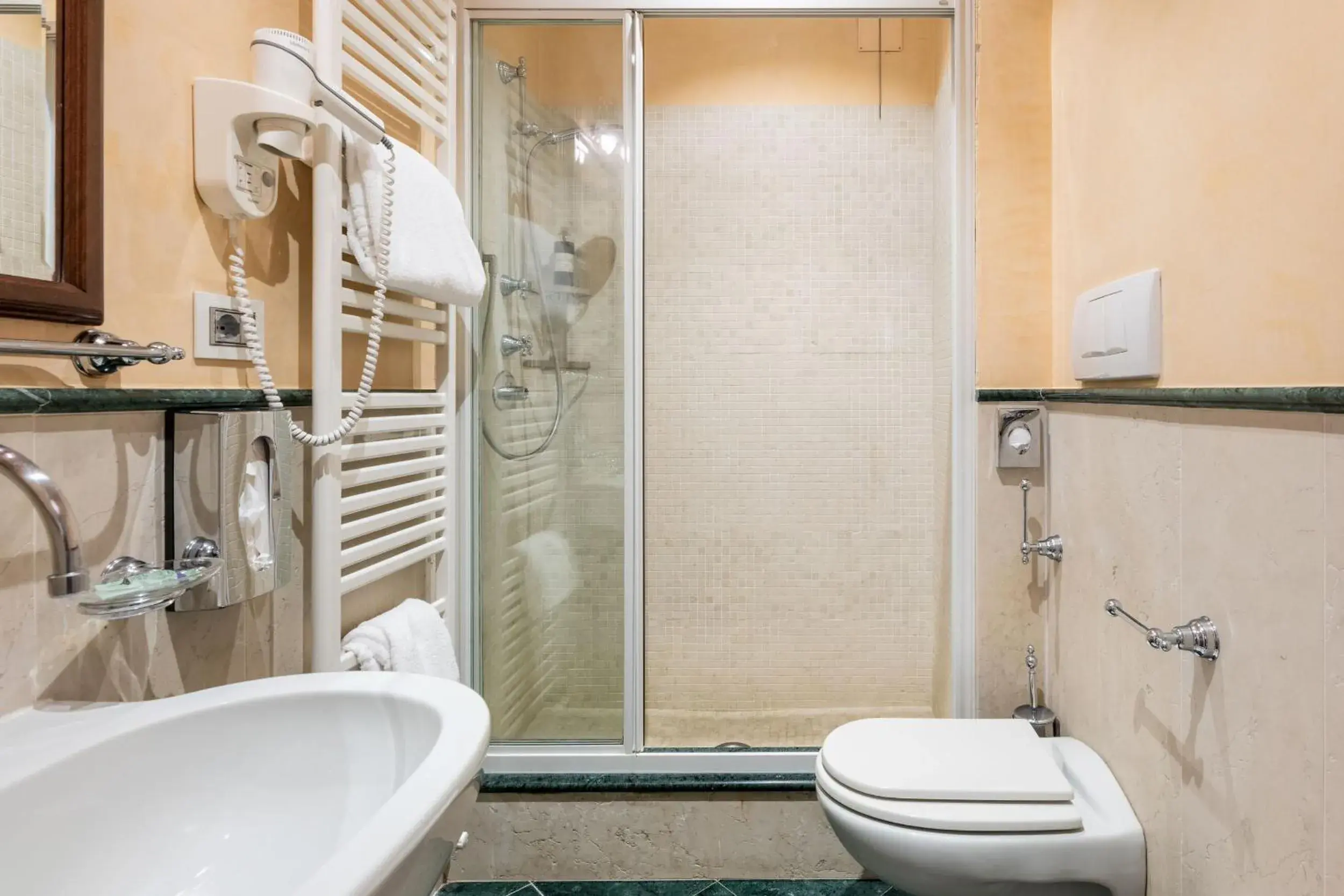 Bathroom in Hotel Villa Madruzzo