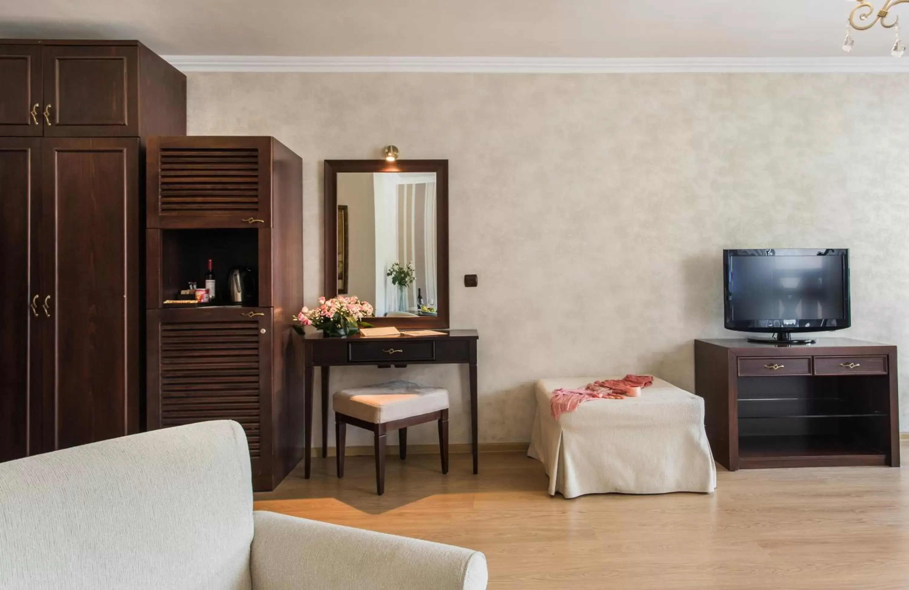 Living room, TV/Entertainment Center in Premier Luxury Mountain Resort