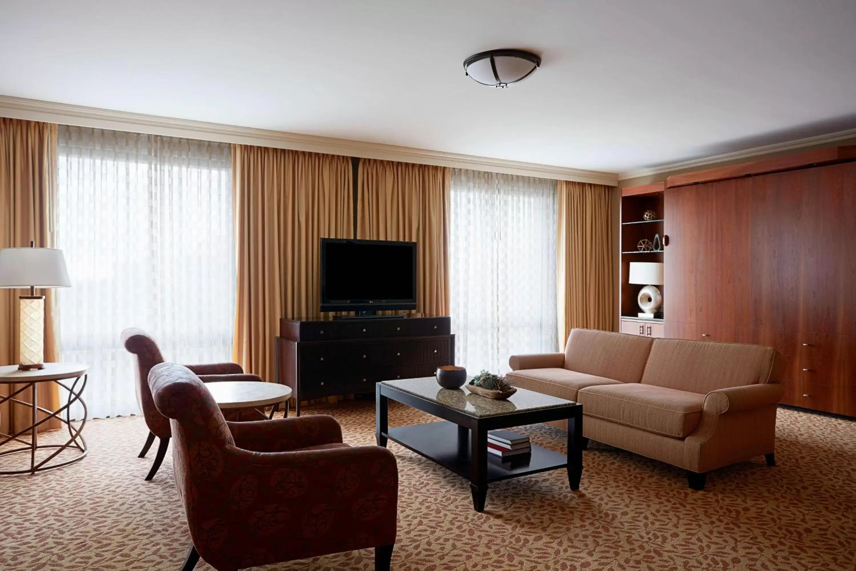 Living room, Seating Area in Stamford Marriott Hotel & Spa