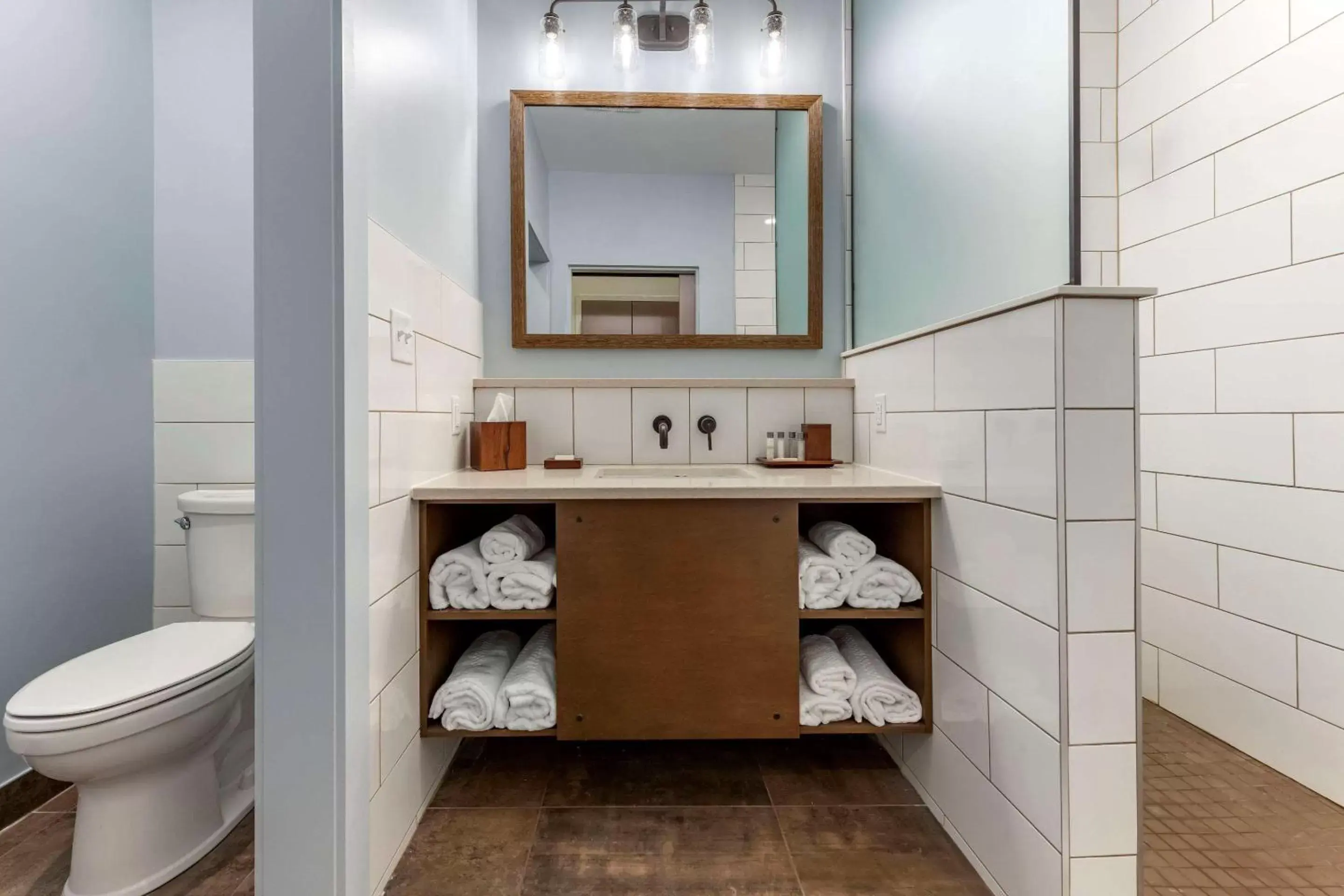 Bathroom in The Cranberry, Ascend Hotel Collection
