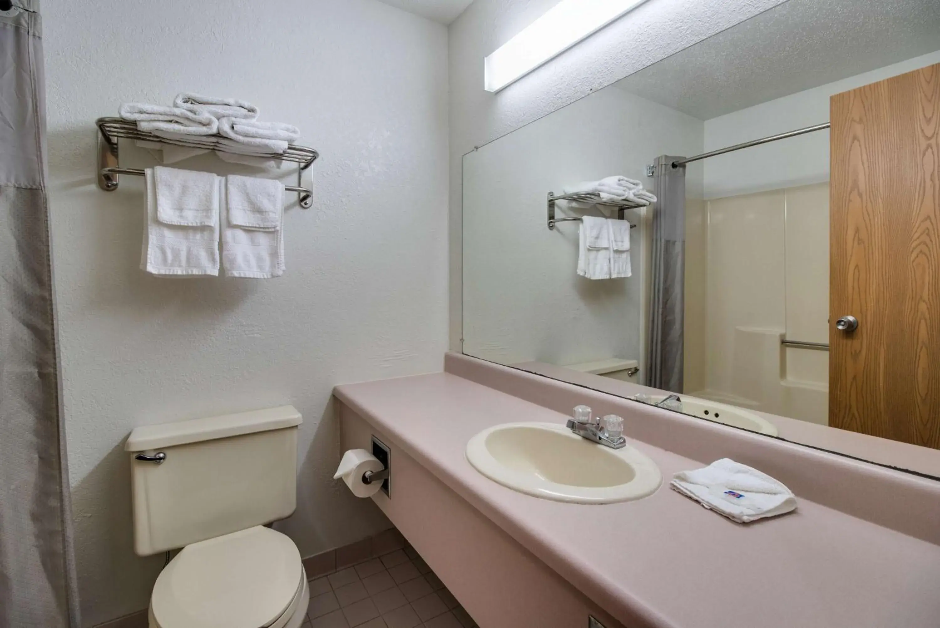 Bathroom in Motel 6-Marion, IL