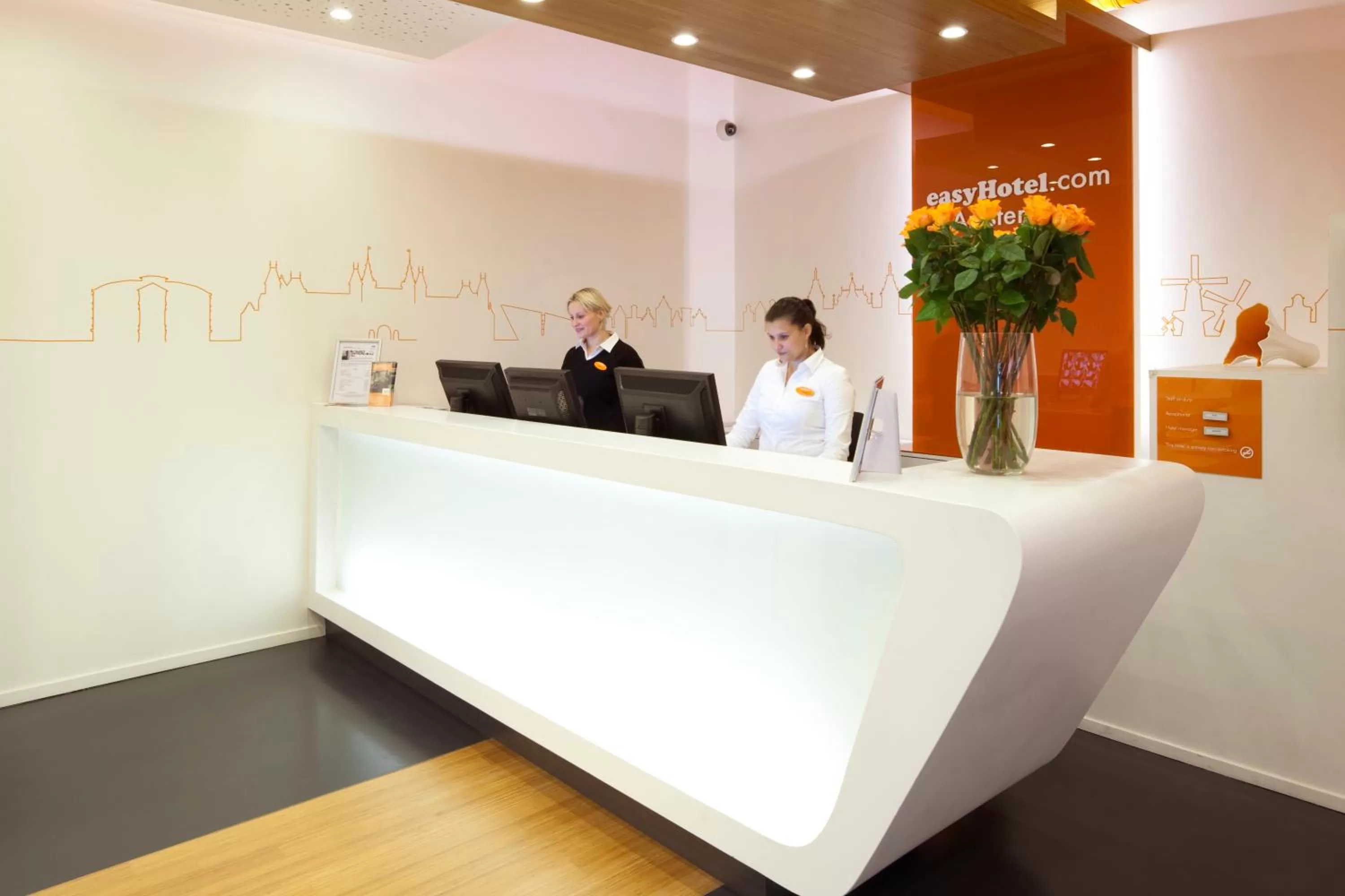 Lobby or reception in easyHotel Amsterdam City Centre South