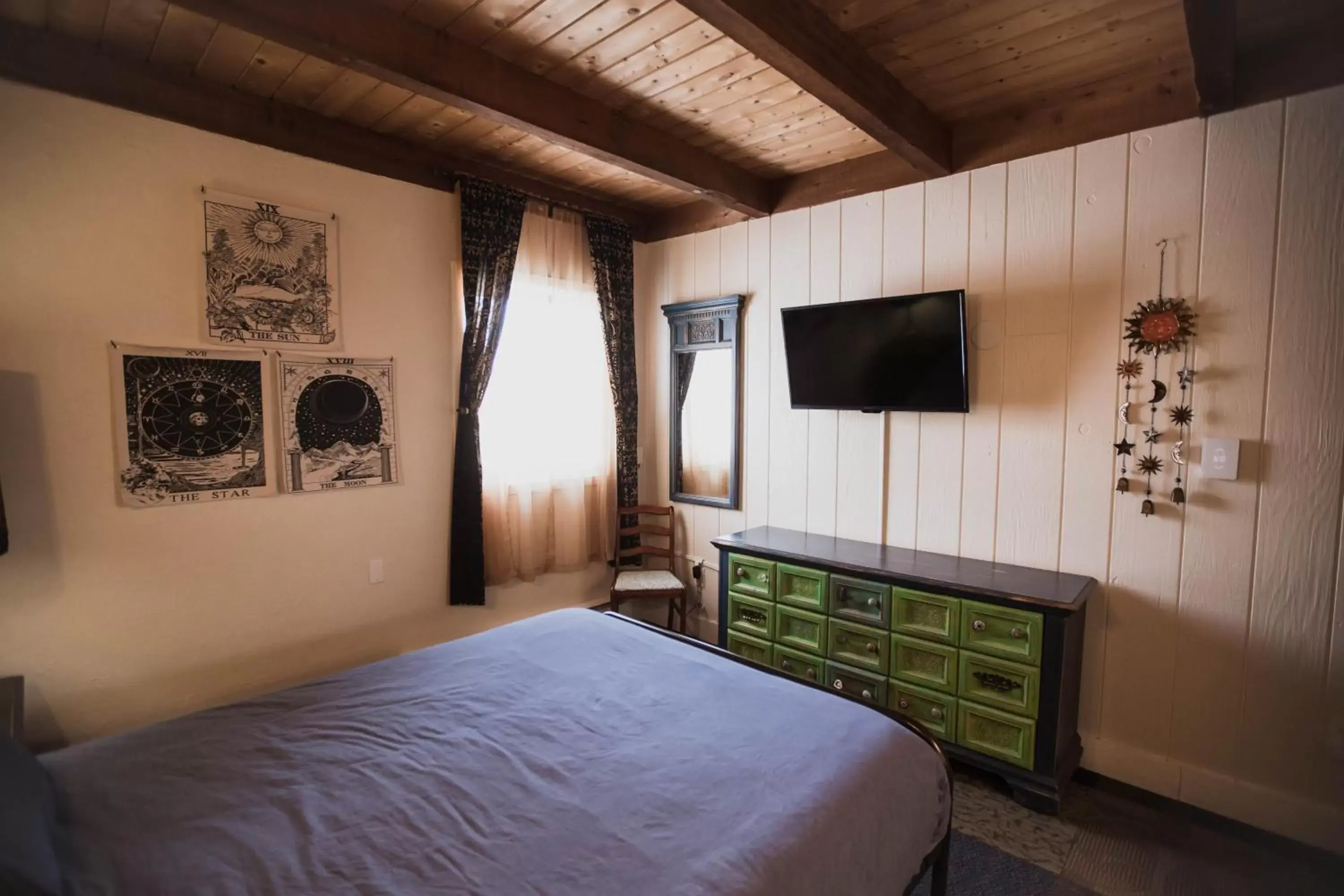 Bed in The Viking Lodge - Downtown Winter Park Colorado