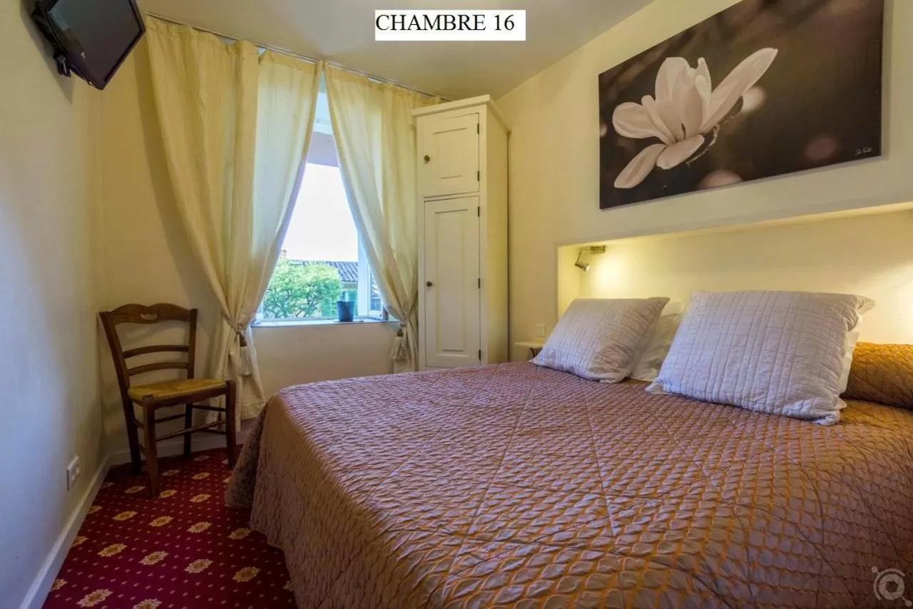 Bed in Hotel Restaurant Bellevue