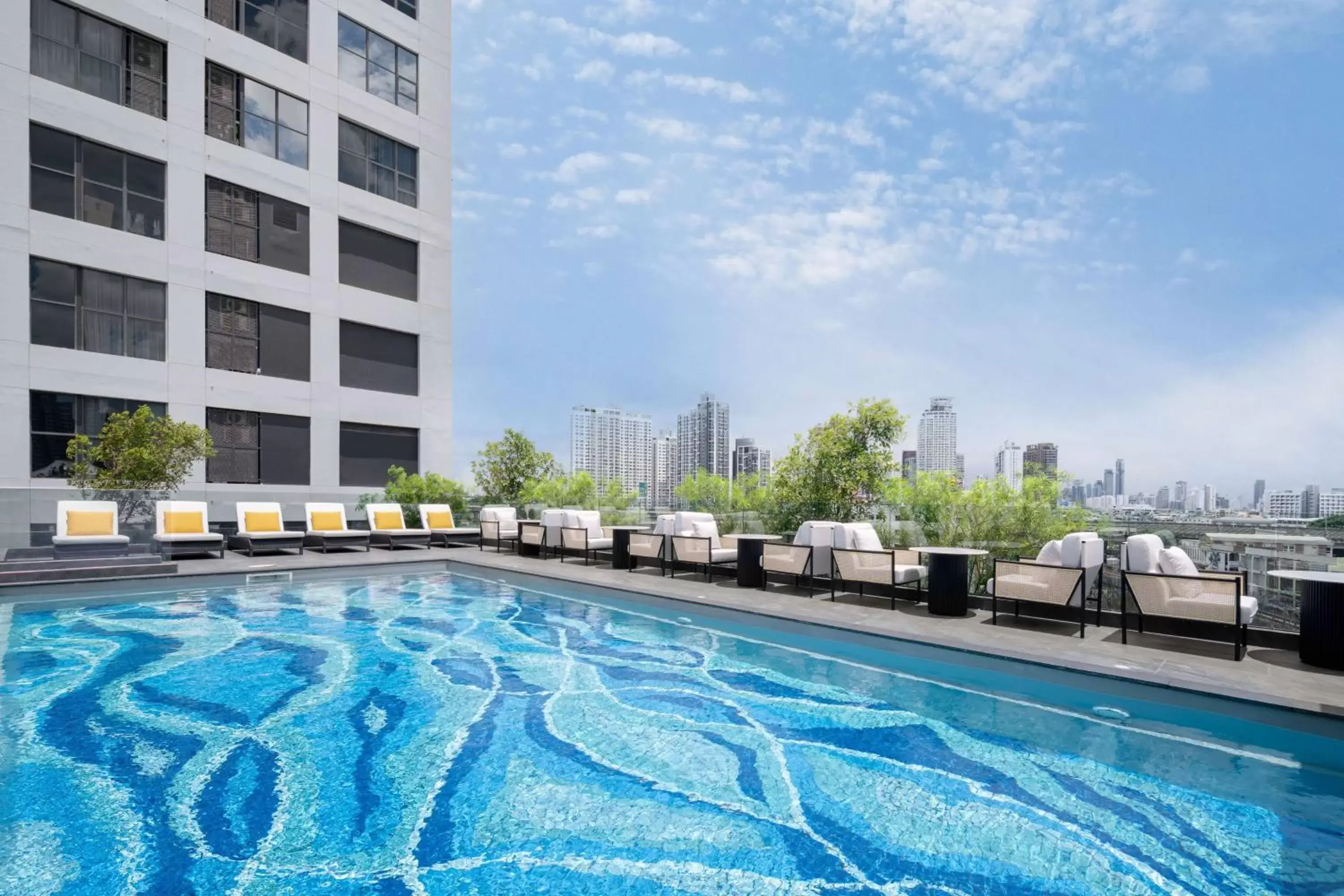 Pool view, Swimming Pool in Ramada Plaza by Wyndham Bangkok Sukhumvit 48