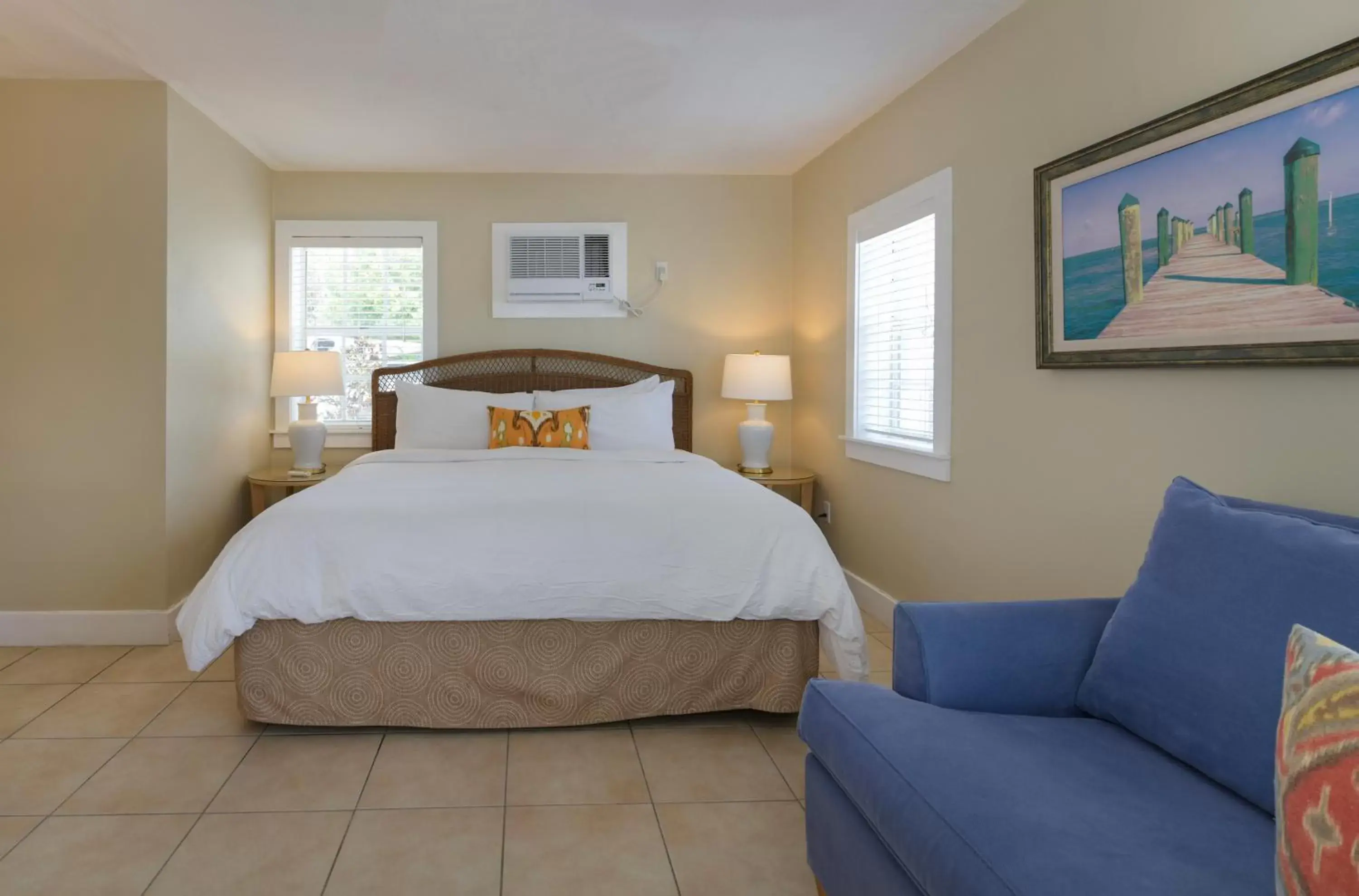 Seating area, Bed in Pines & Palms Resort