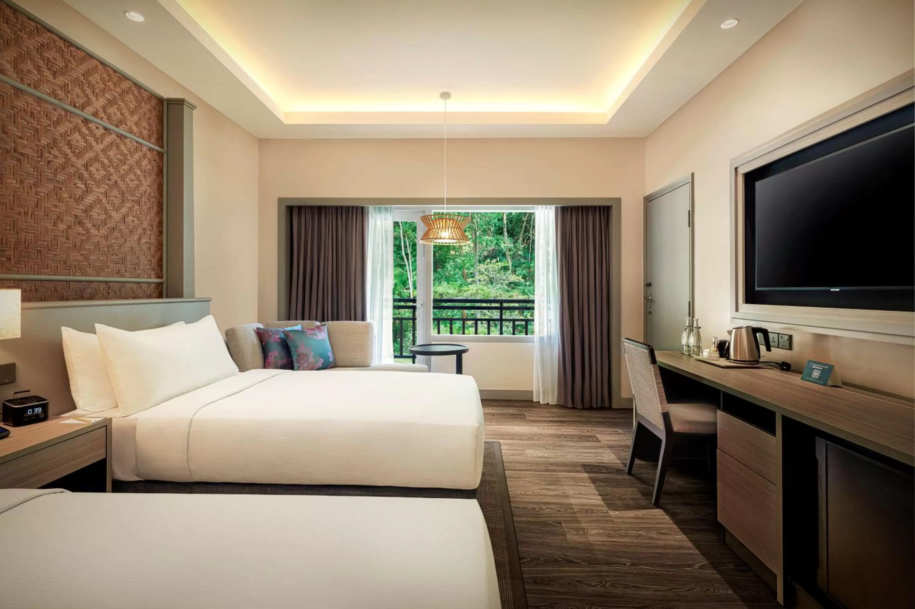 Bed in DoubleTree by Hilton Damai Laut