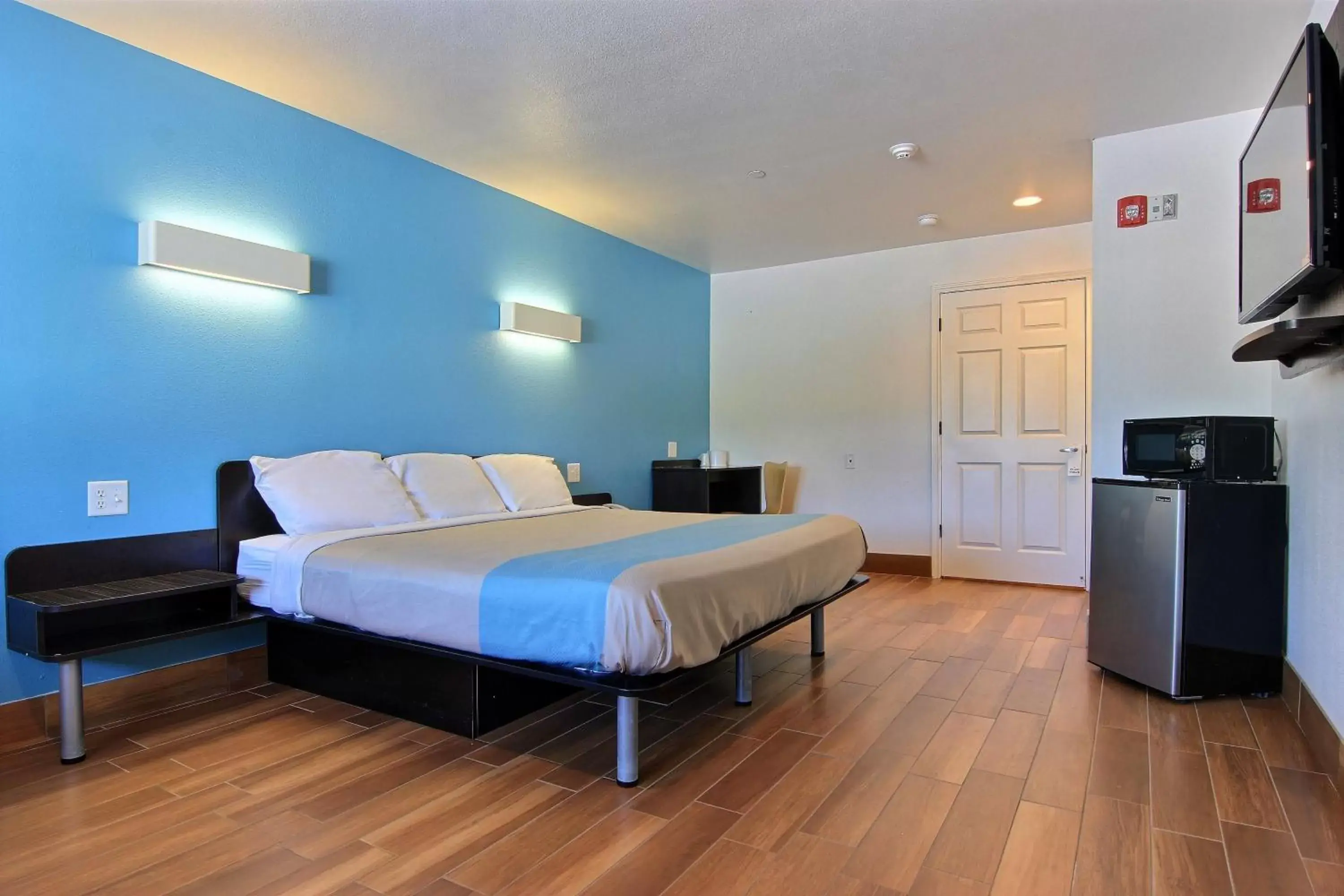 Bedroom, Bed in Motel 6-Rockport, TX Bedroom, Bed in Motel 6-Rockport, TX