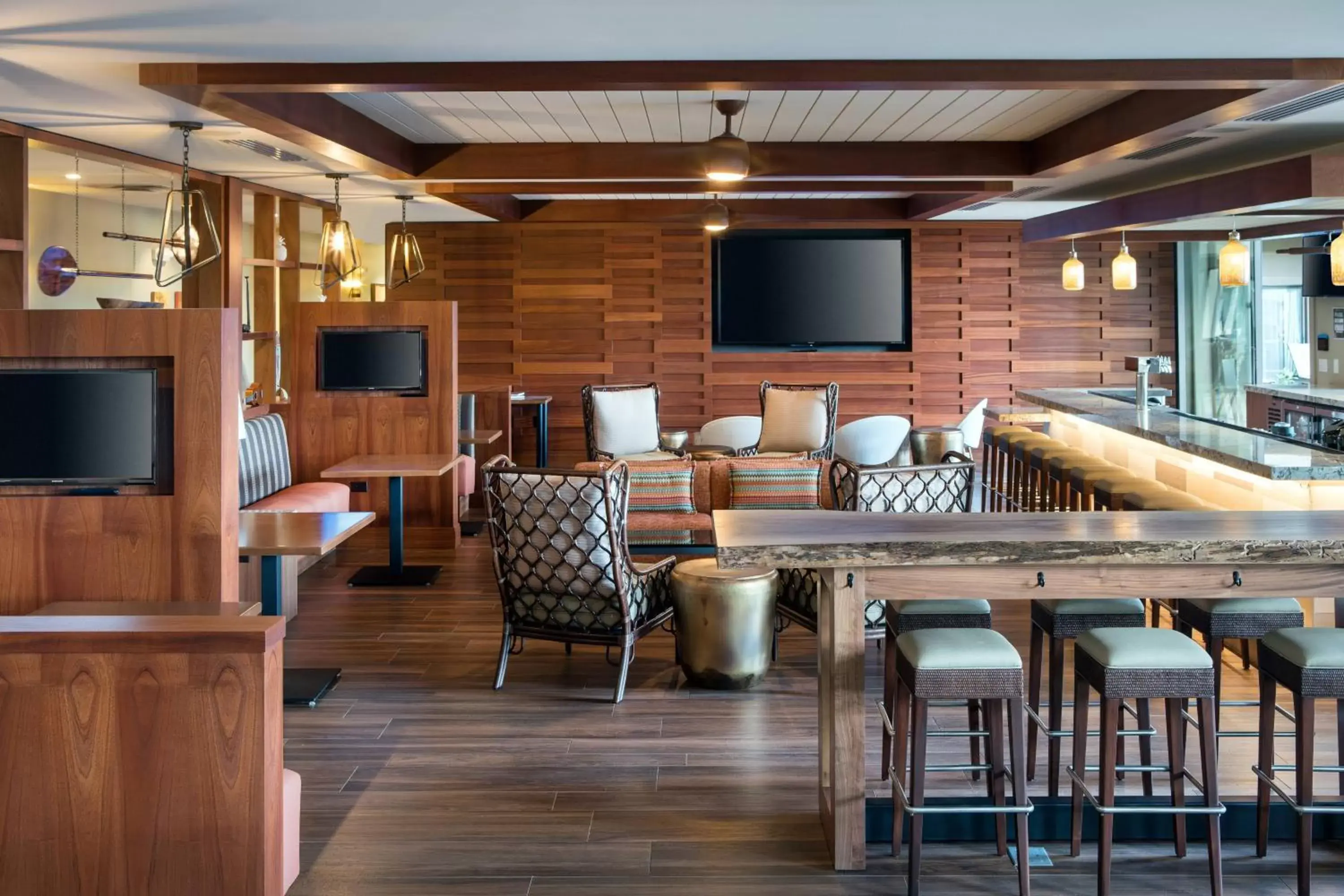 Restaurant/places to eat, Lounge/Bar in Residence Inn by Marriott Maui Wailea