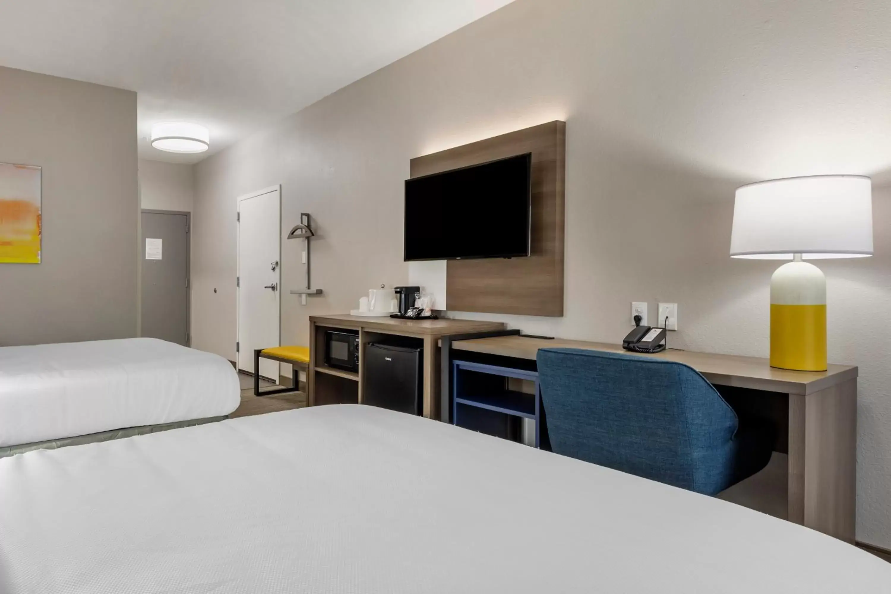Bedroom, Bed in Comfort Inn - Weatherford