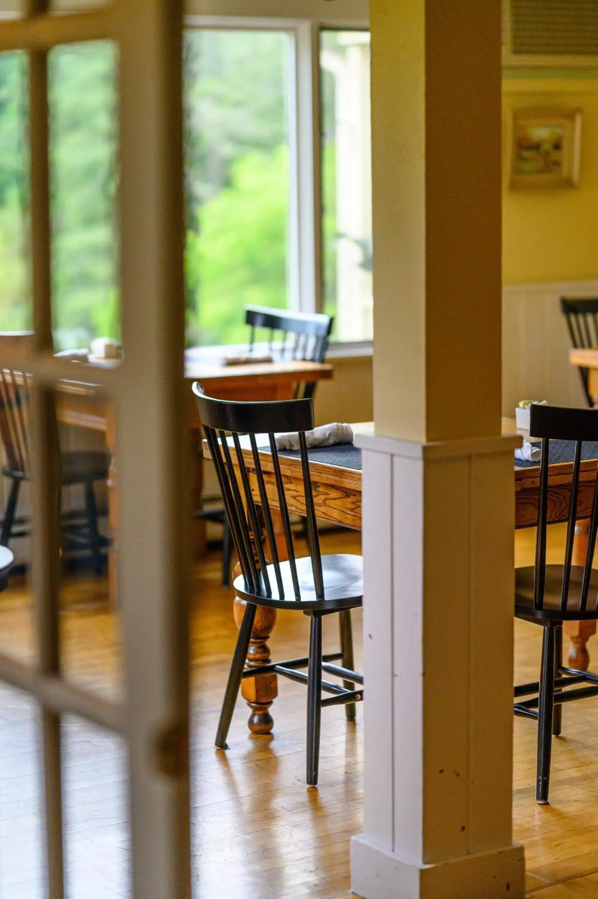 Dining area in Brass Lantern Inn