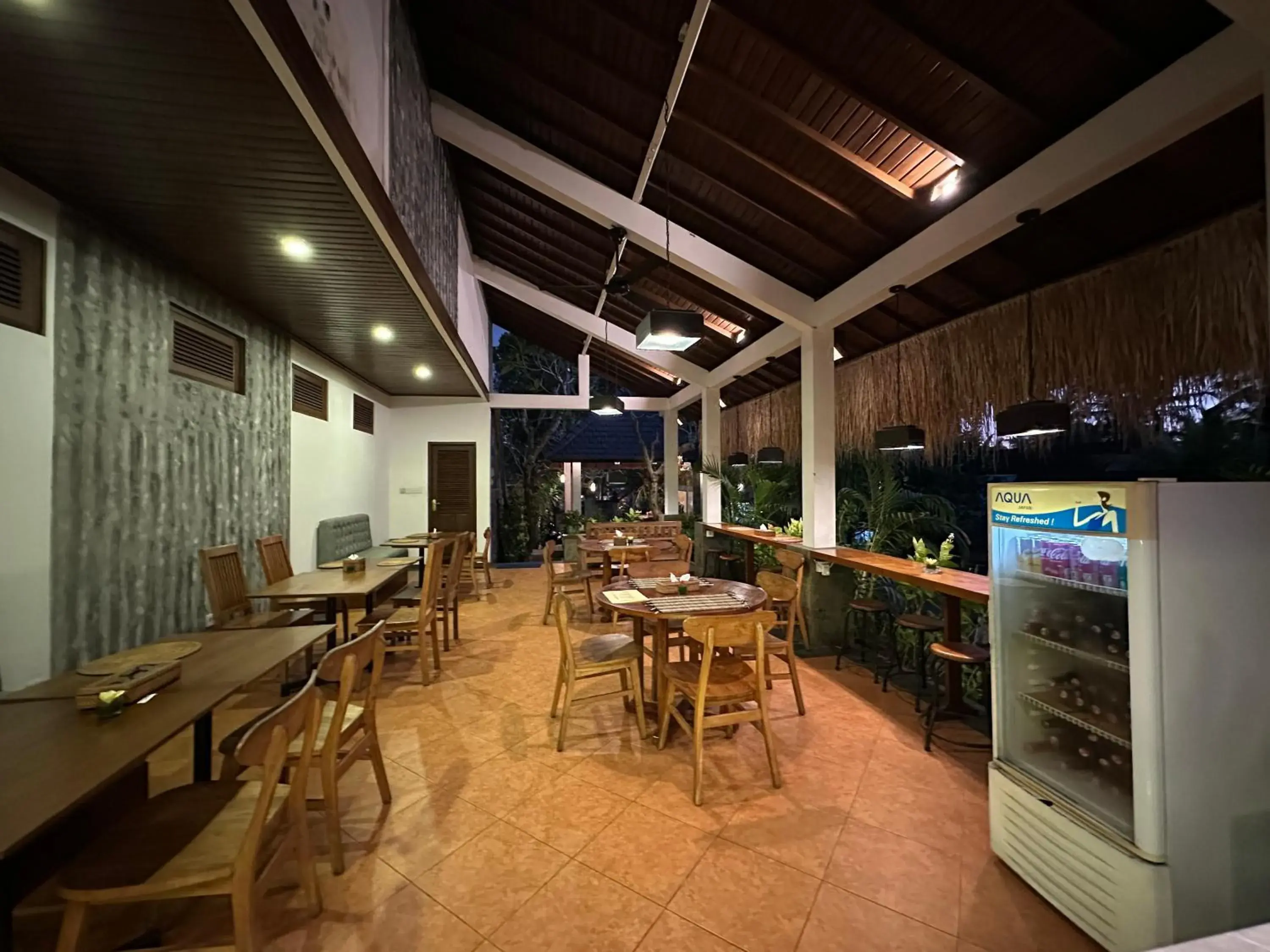 Restaurant/Places to Eat in Dupa Ubud Villa