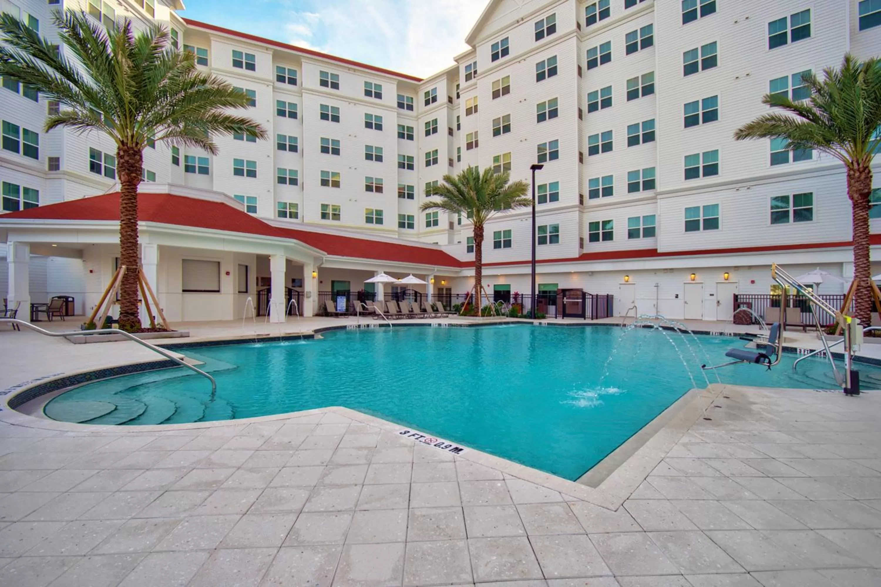 Swimming pool in Residence Inn by Marriott Orlando at FLAMINGO CROSSINGS Town Center