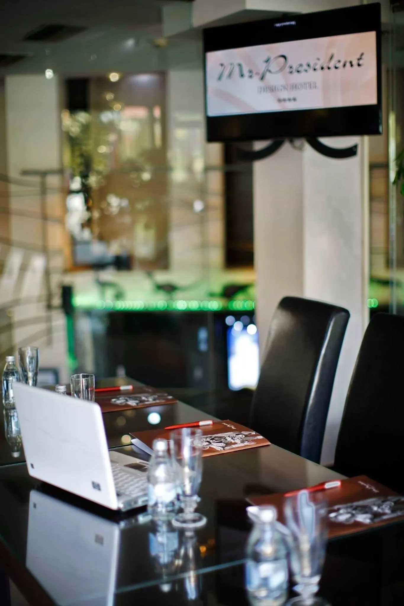 TV and multimedia in Design Hotel Mr President