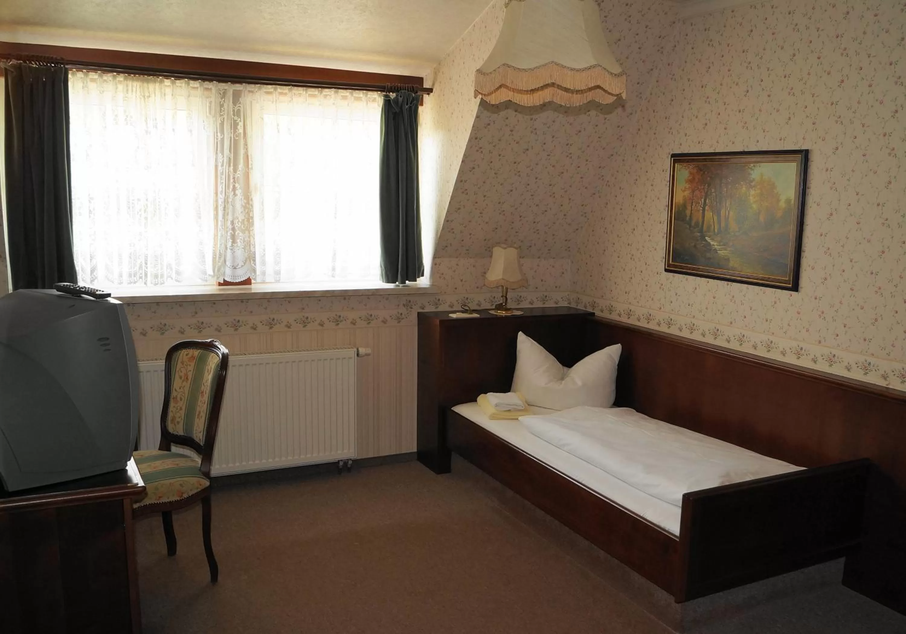 Photo of the whole room, Bed in Braugasthof Papiermühle