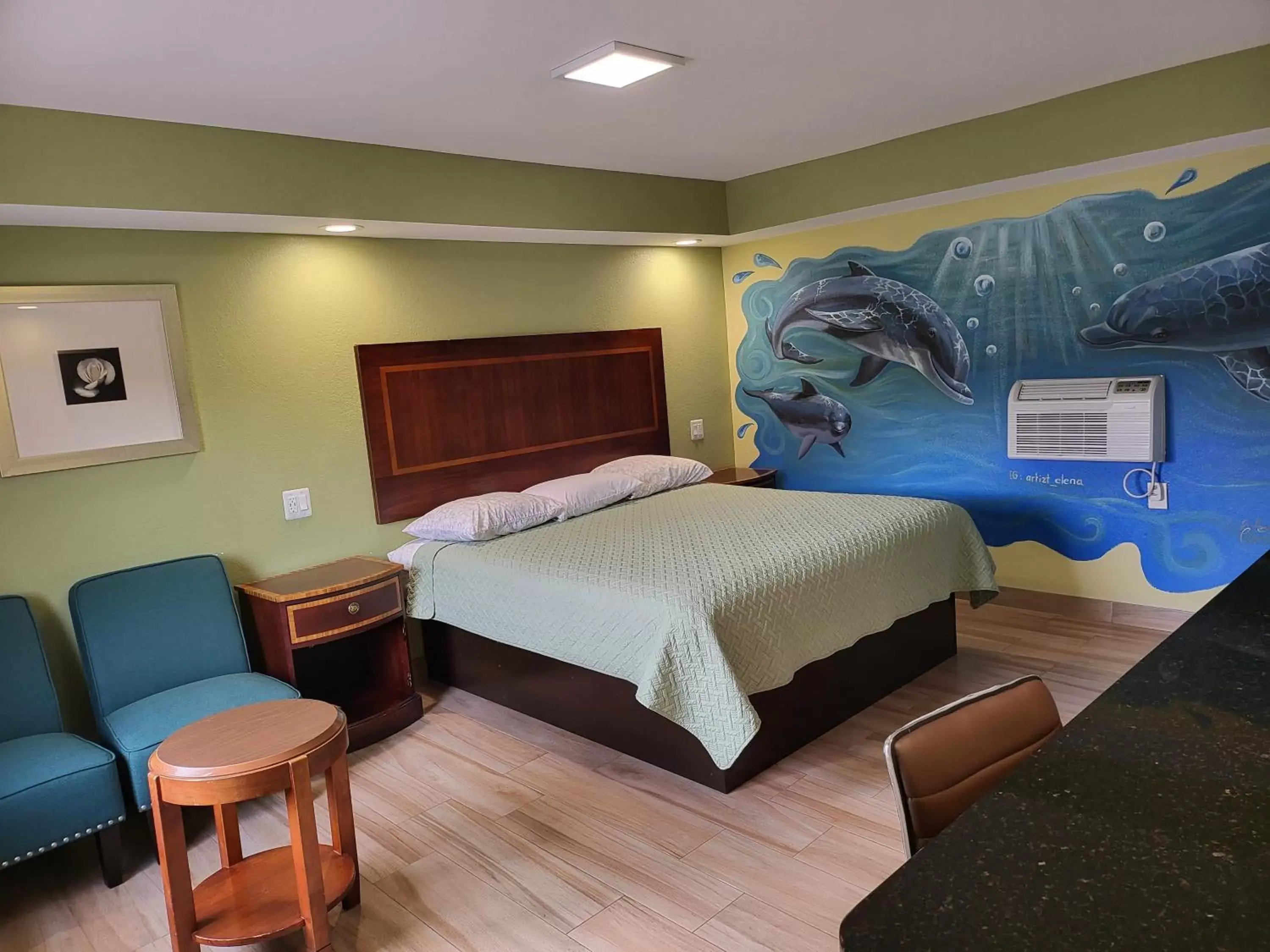 Bedroom, Bed in Travel Inn of Riviera Beach