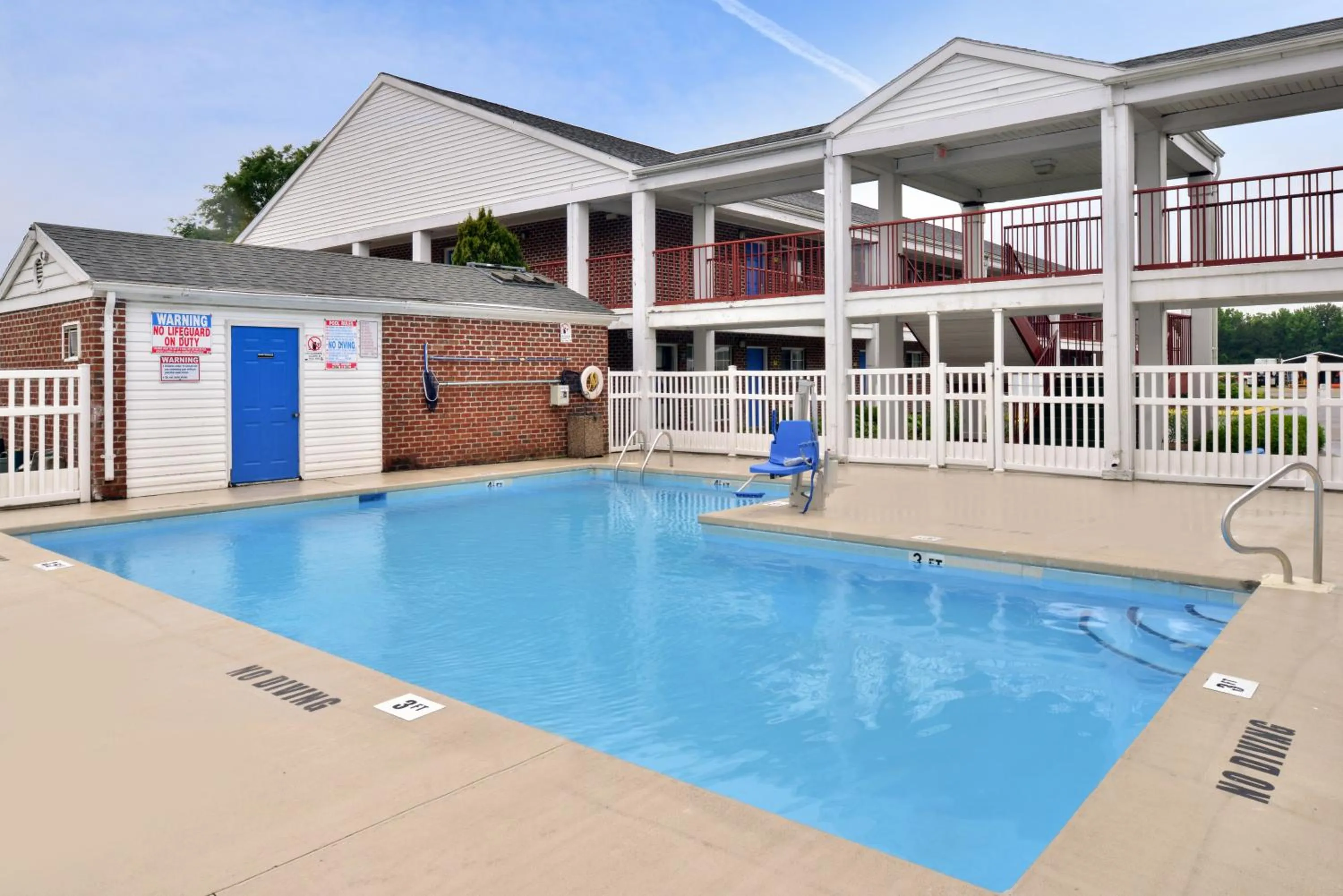 Property building in Americas Best Value Inn Edenton