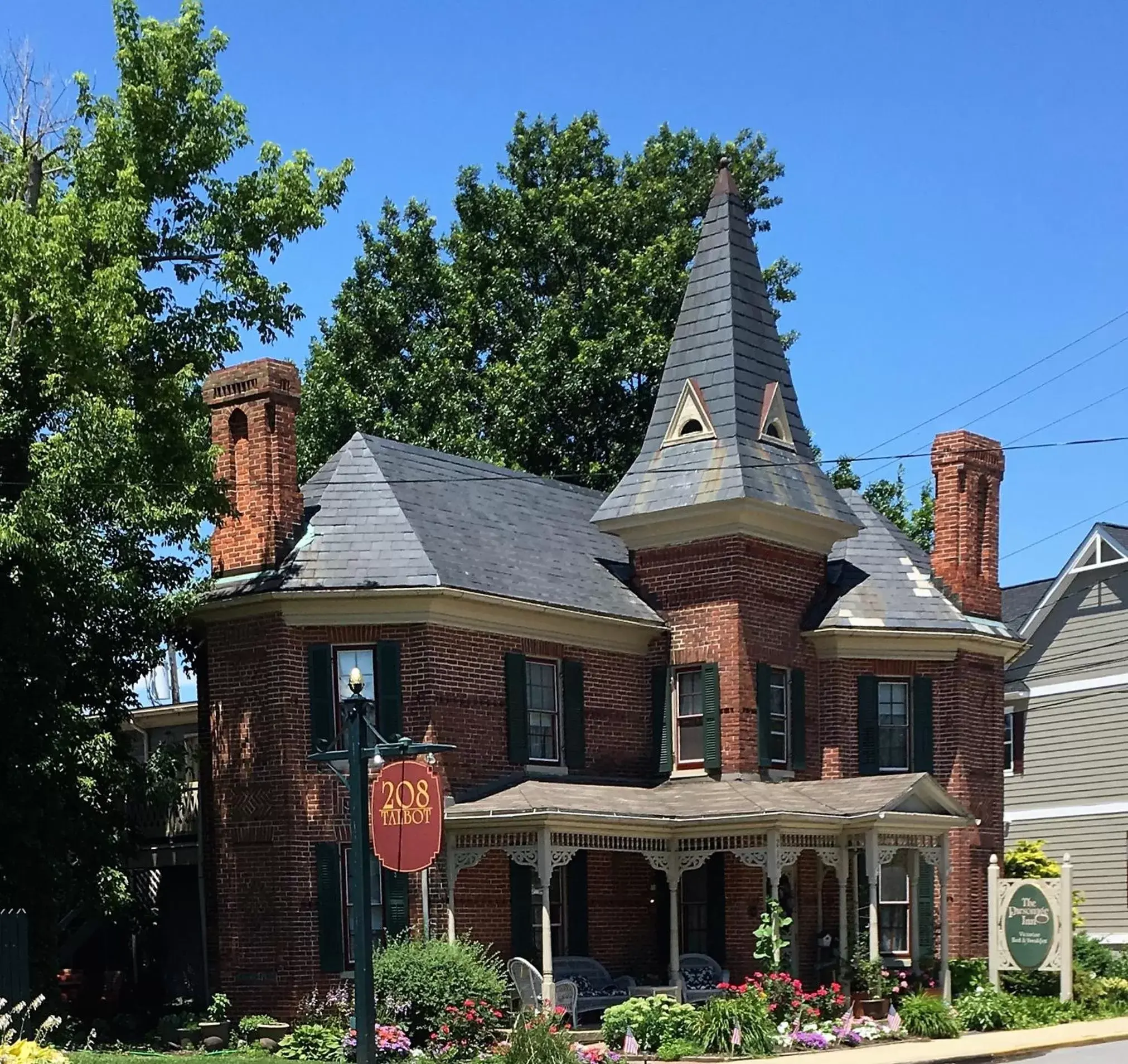 Facade/entrance, Property Building in Parsonage Inn Bed and Breakfast