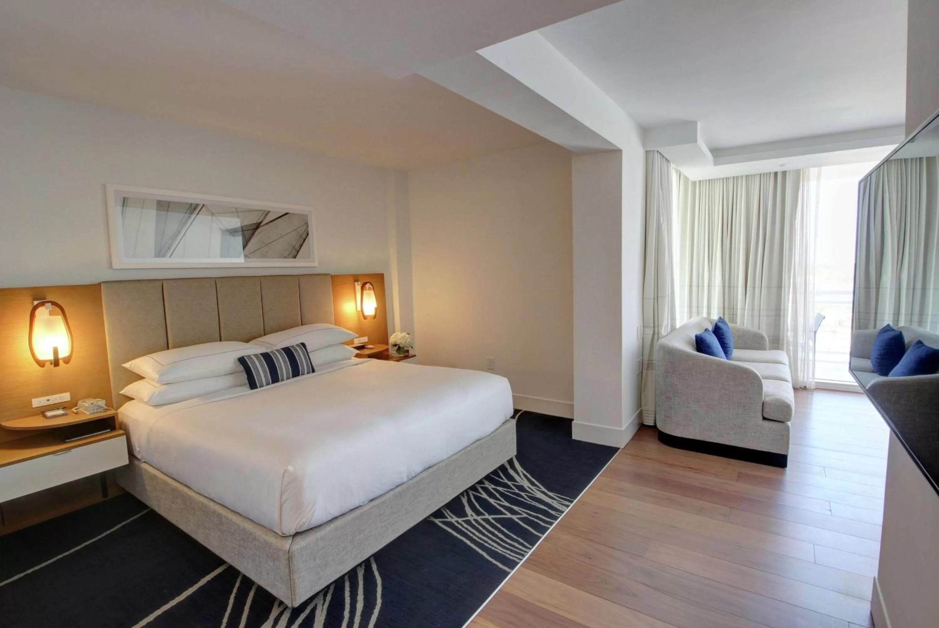 Bed in Hilton Fort Lauderdale Marina