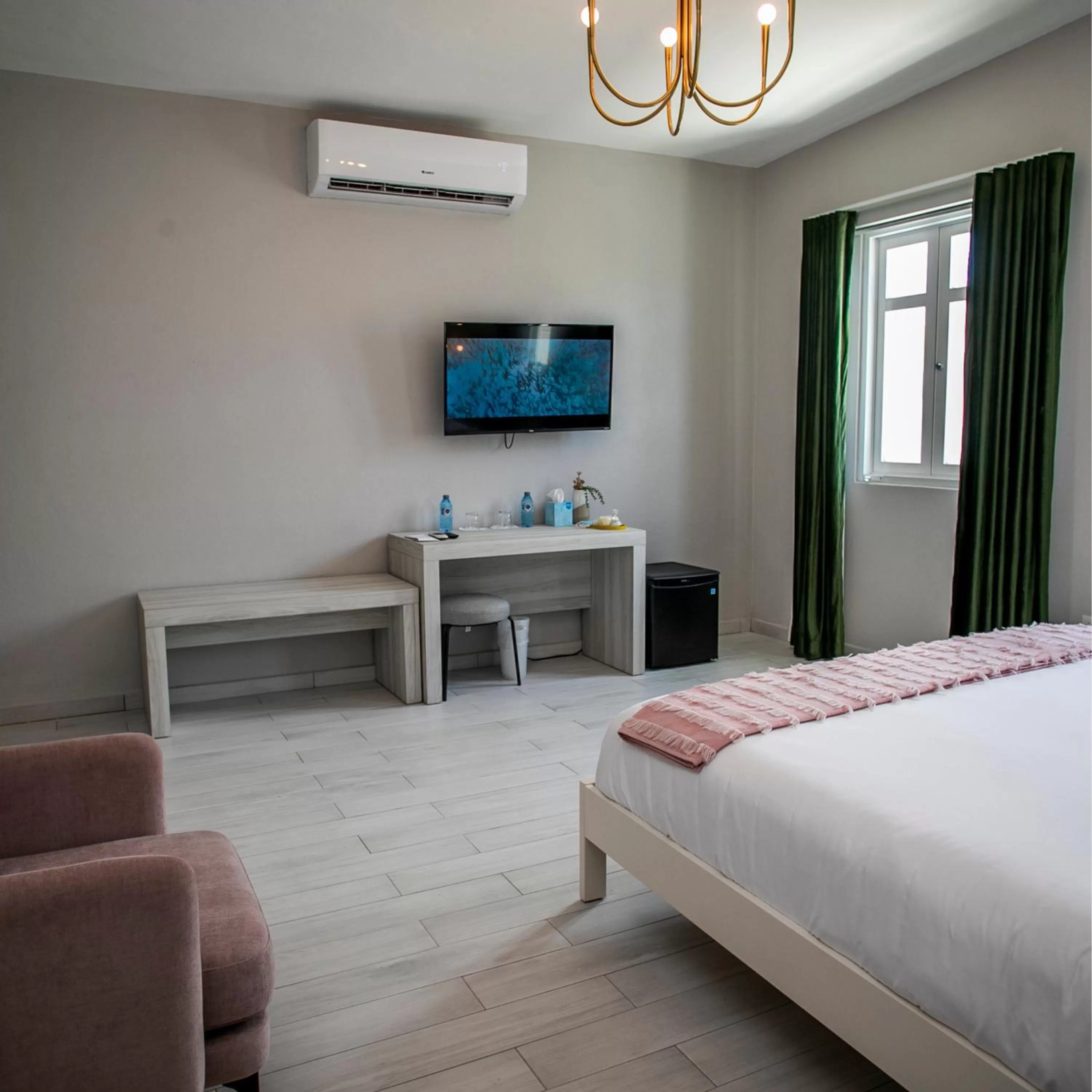 Bed in Trópica Beach Hotel