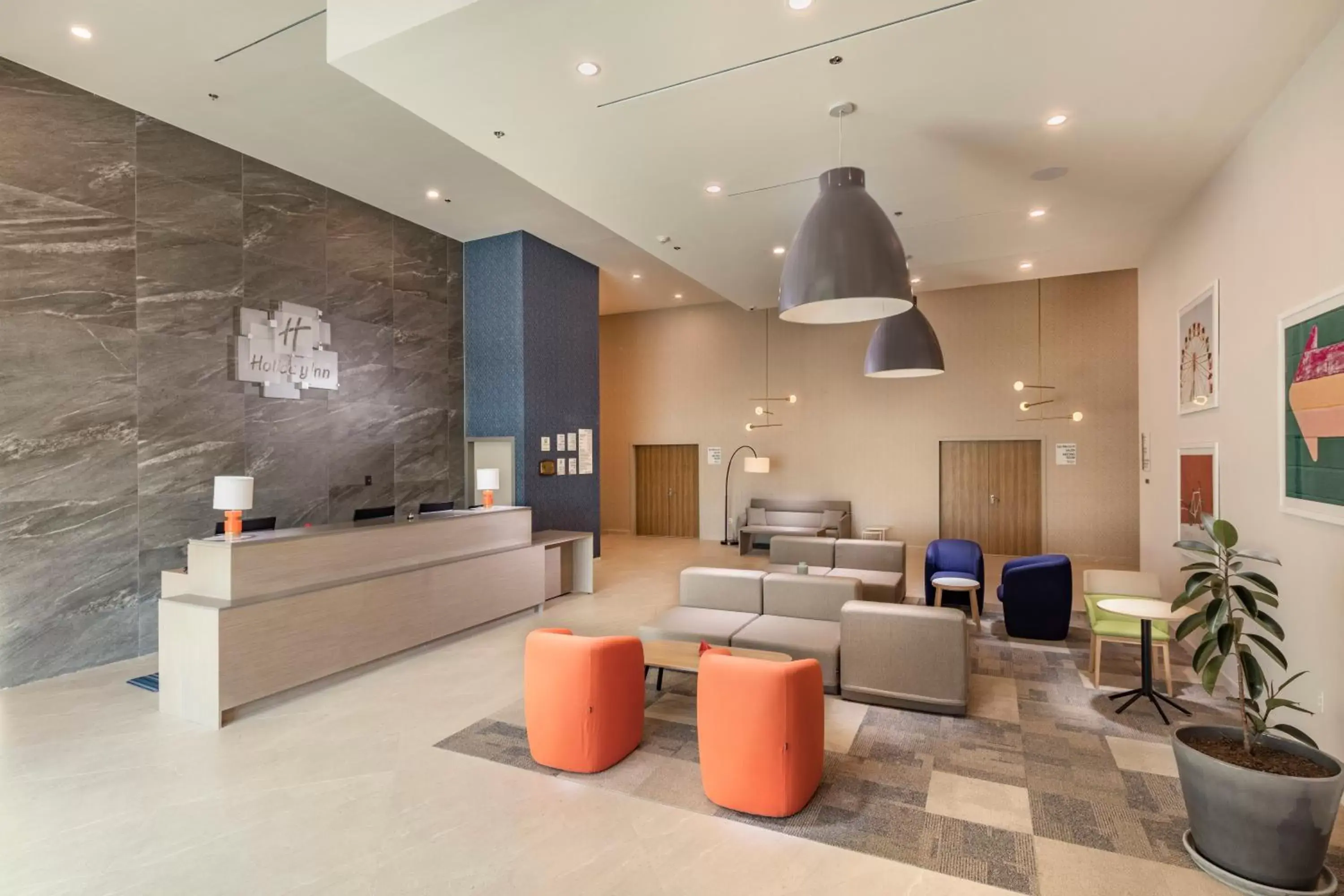 Property building, Lobby/Reception in Holiday Inn & Suites - Aguascalientes, an IHG Hotel