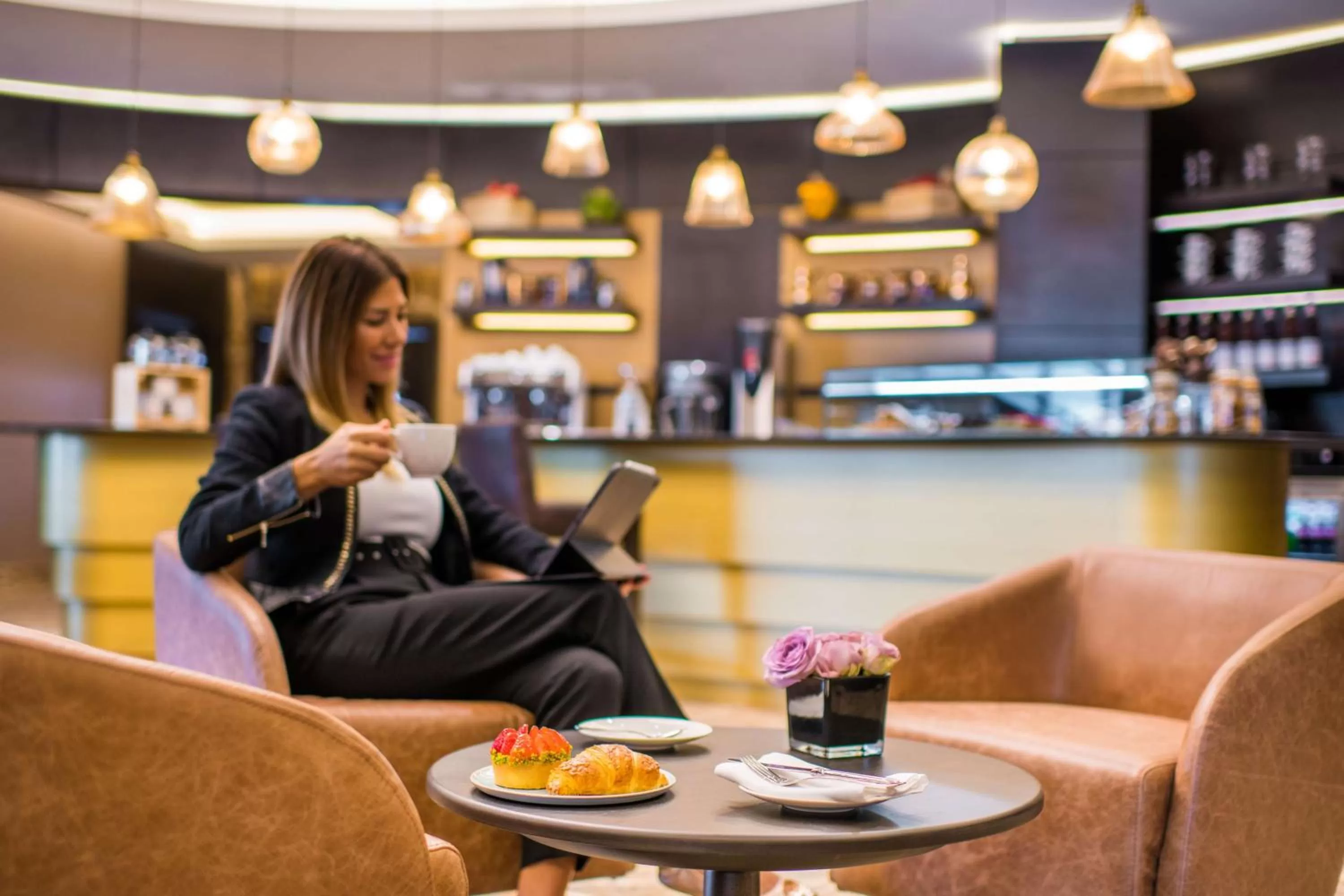 Restaurant/places to eat in Radisson Blu Hotel, Dubai Canal View