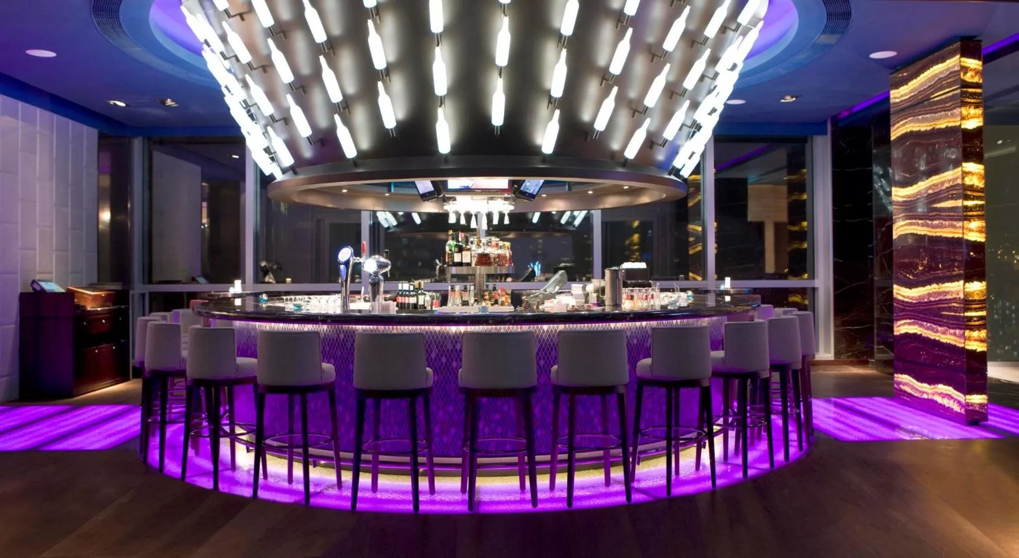 Lounge or bar in Crowne Plaza Hong Kong Causeway Bay by IHG