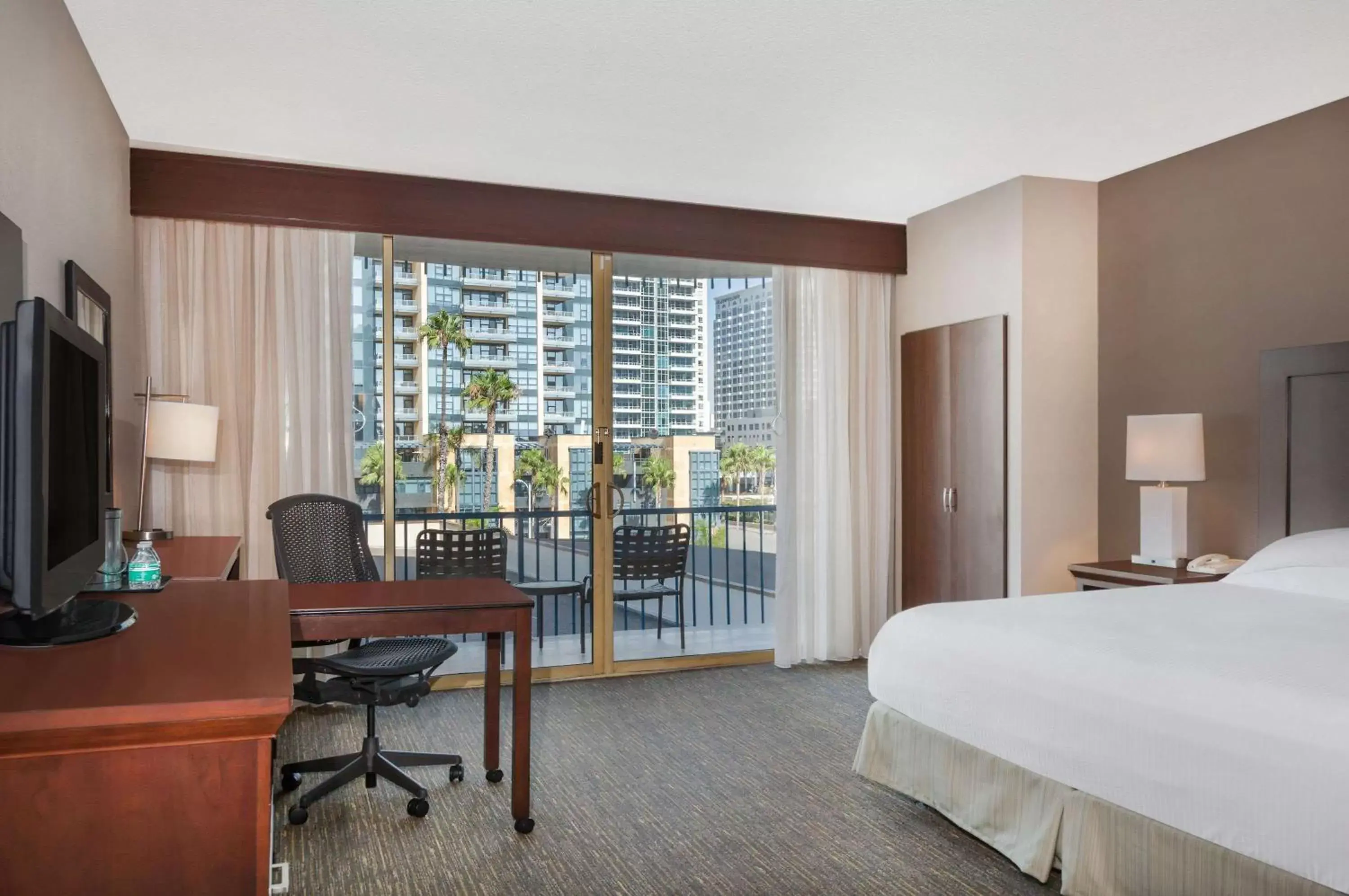 Photo of the whole room, Bed in Wyndham San Diego Bayside Photo of the whole room, Bed in Wyndham San Diego Bayside