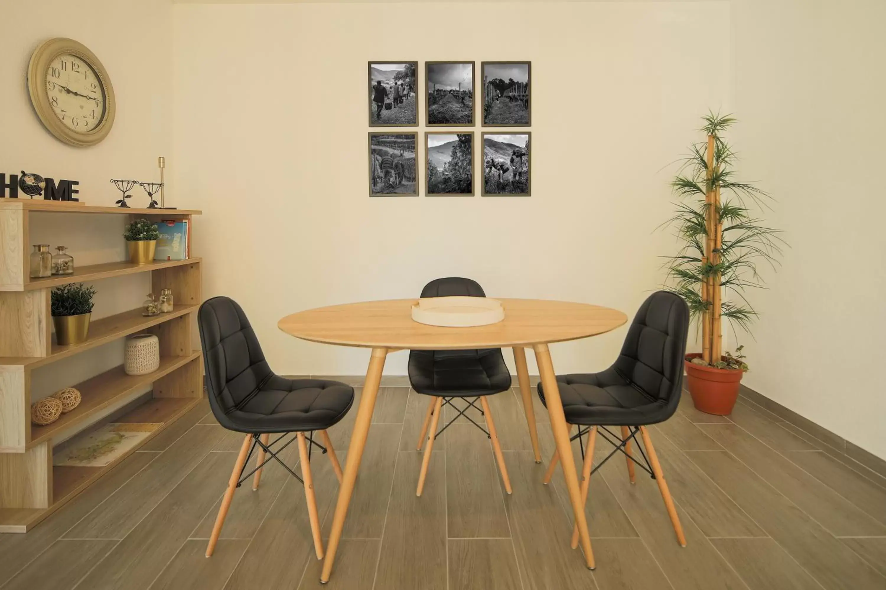 Living room, Dining Area in Casa dos 4 Caminhos - Guest House Douro