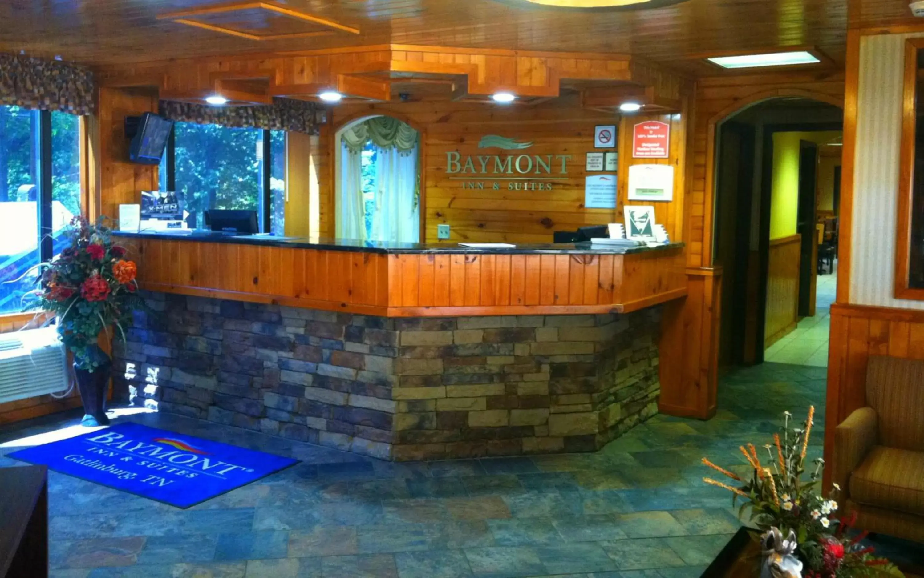 Facade/entrance, Lounge/Bar in Baymont by Wyndham Gatlinburg On The River