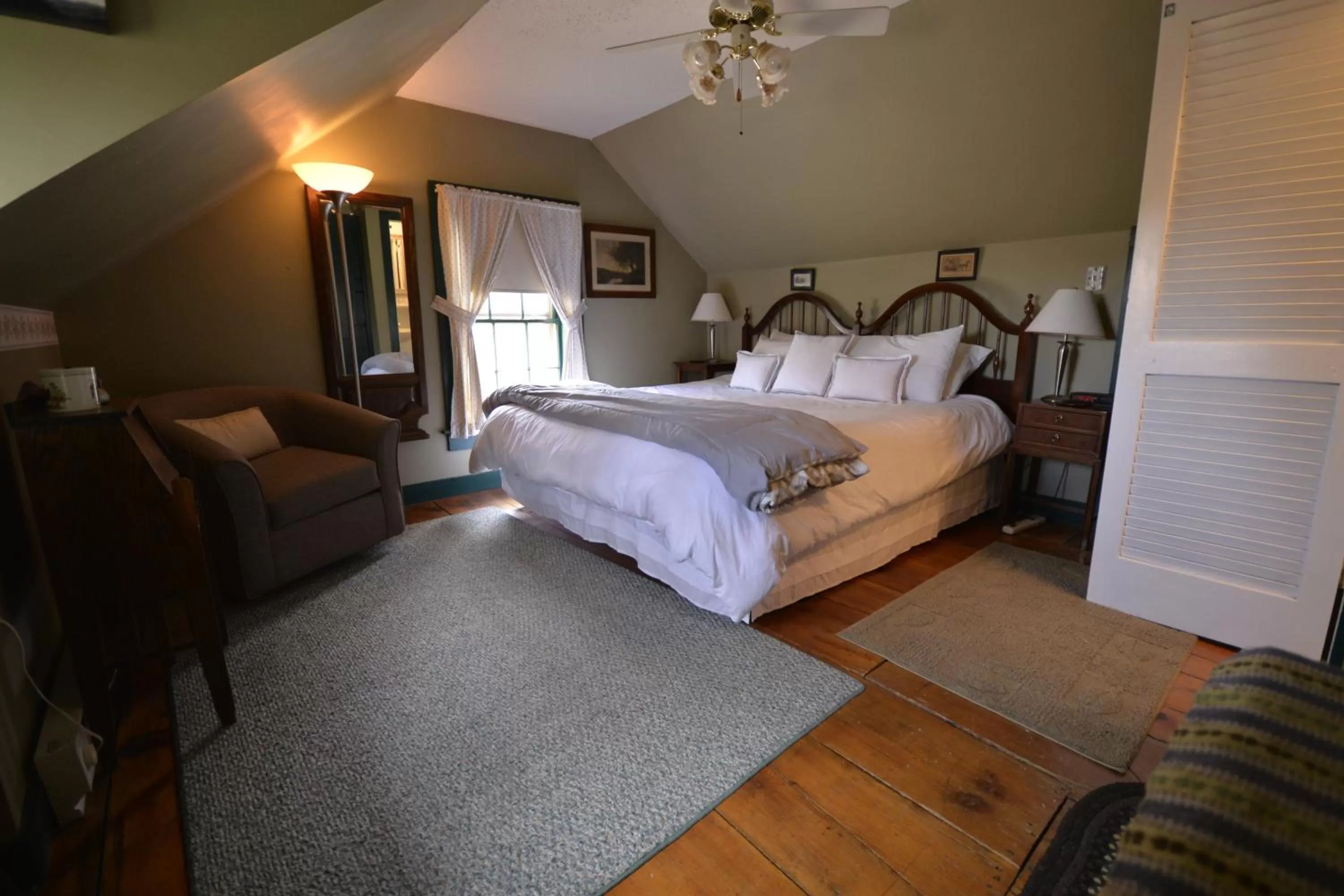 Day, Room Photo in Benjamin Prescott Inn