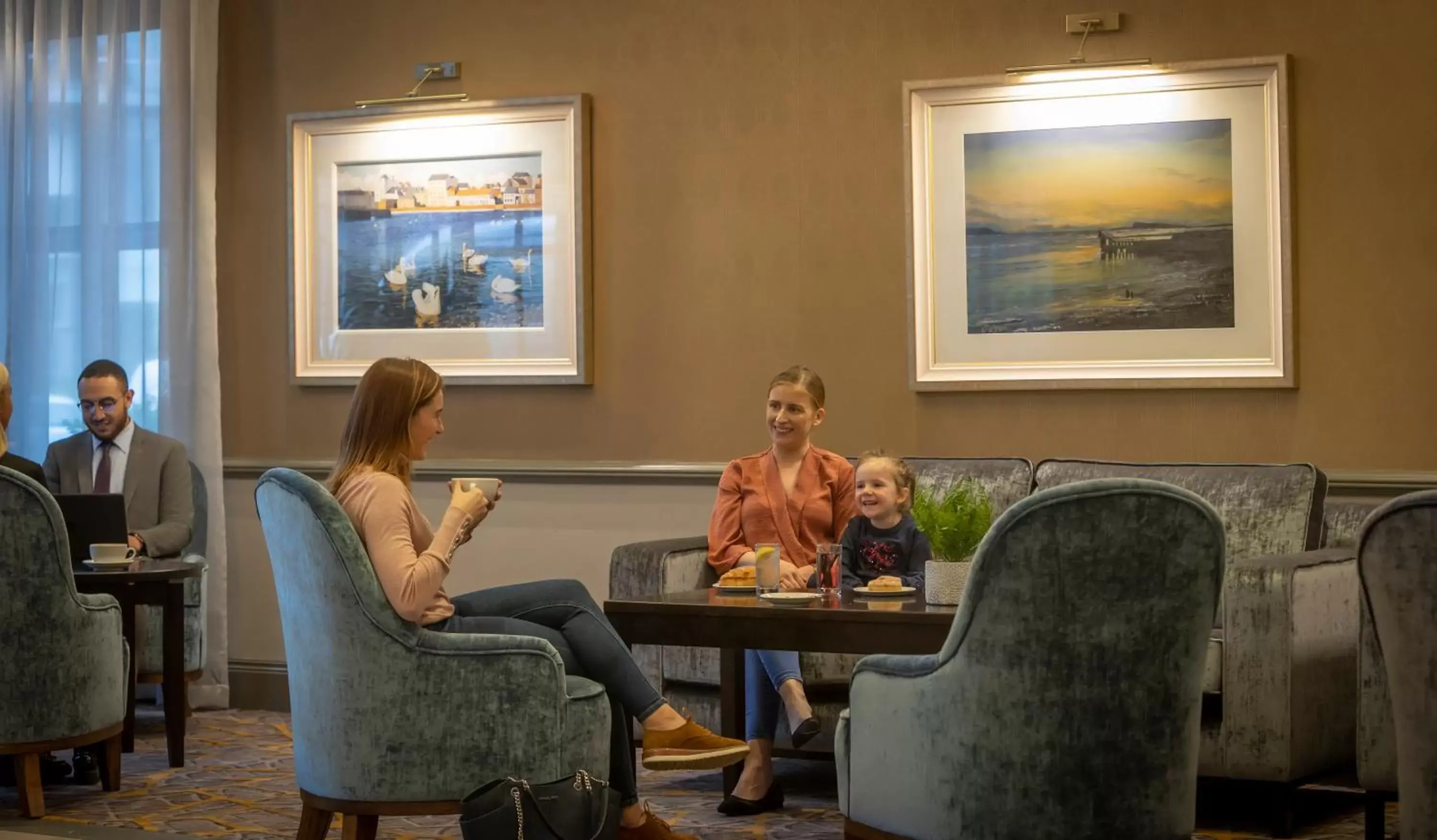 Lobby or reception in Maldron Hotel & Leisure Centre, Oranmore Galway