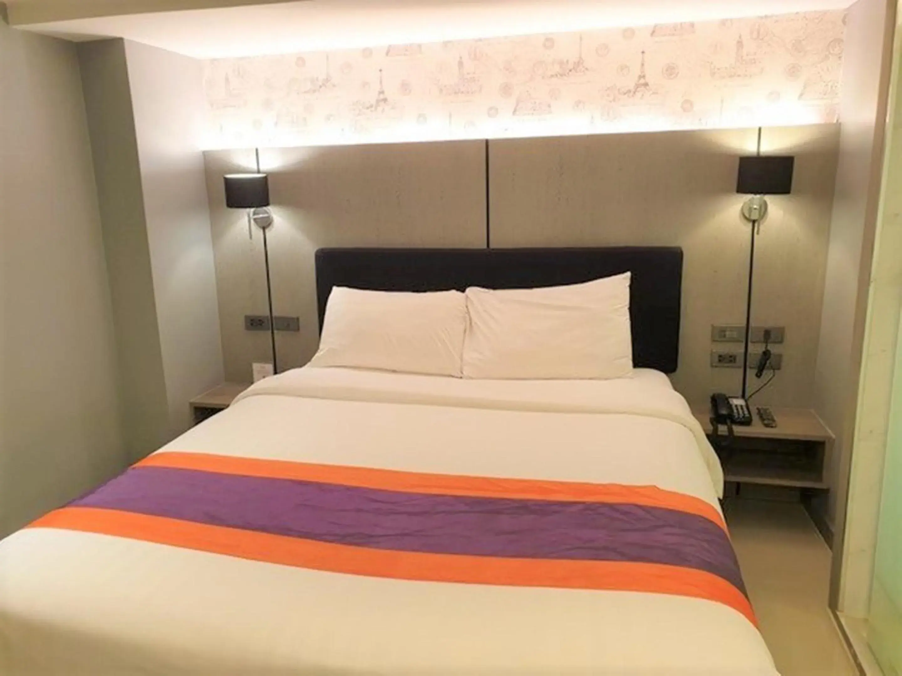 Bed in Studio Ekamai Bed in Studio Ekamai