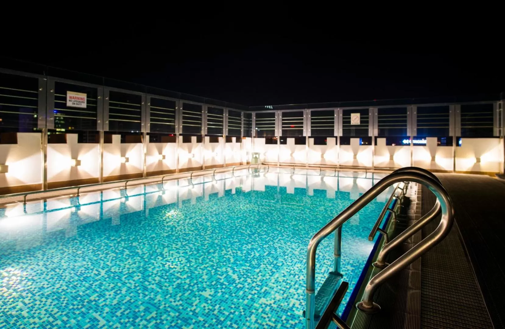 Swimming pool in Platinum Grand