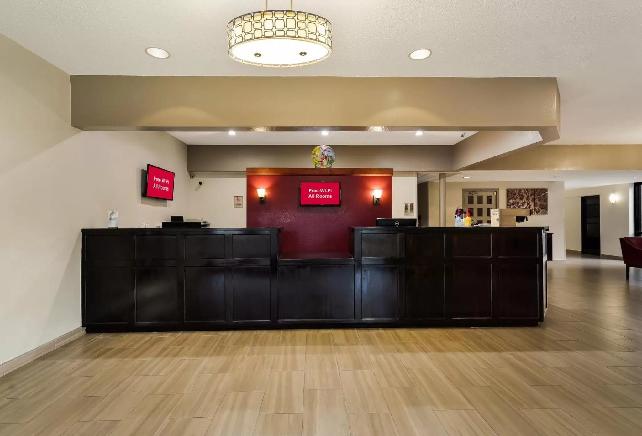 Lobby or reception in Red Roof Inn Painted Post