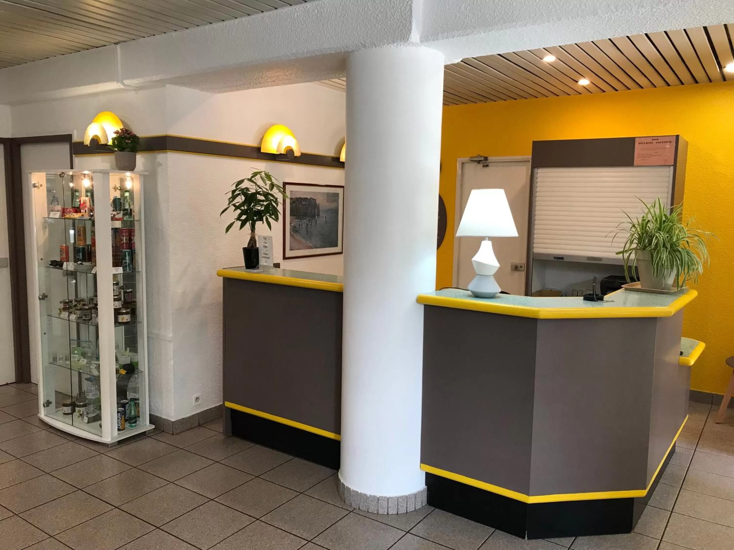 Lobby or reception in EGG HOTEL - HOTEL LES GENS DE MER Dieppe