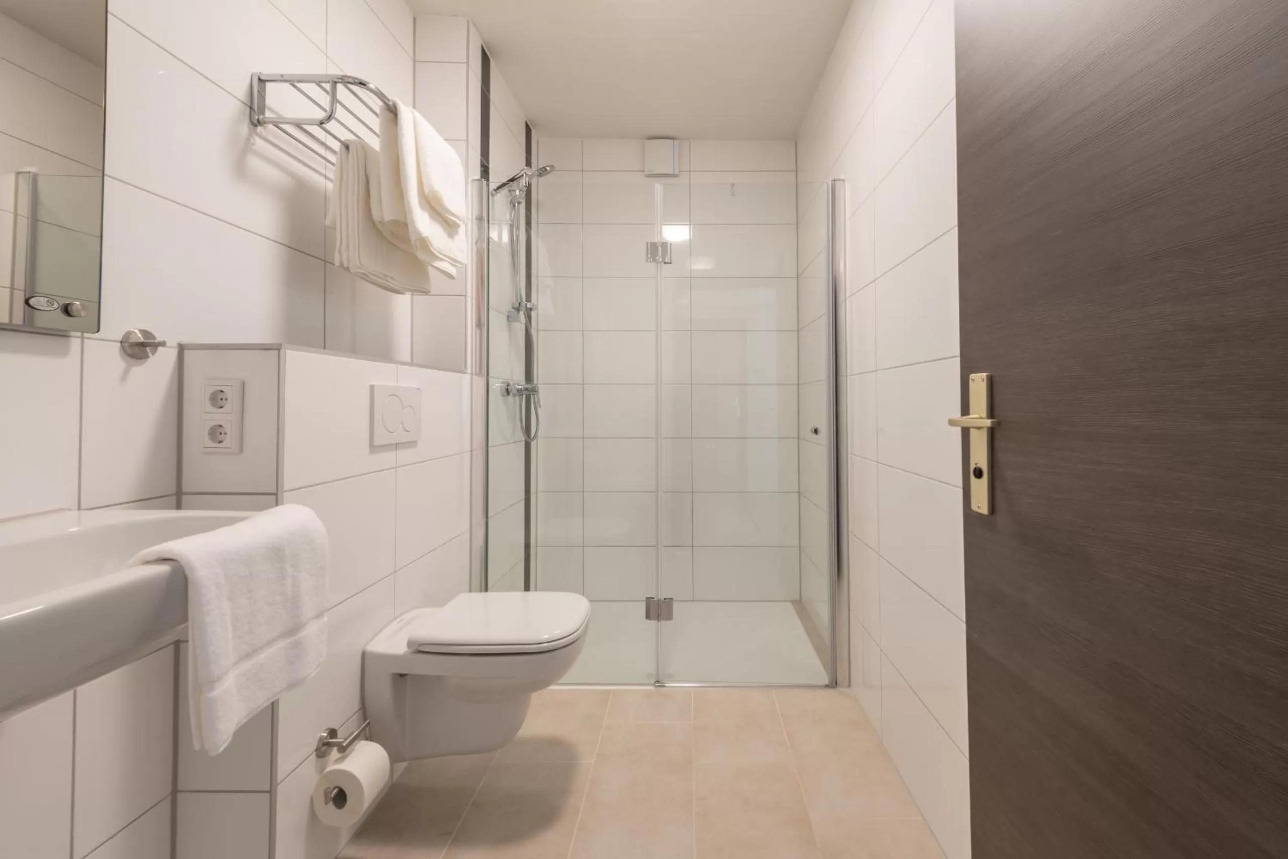 Bathroom in Hotel in Laisen