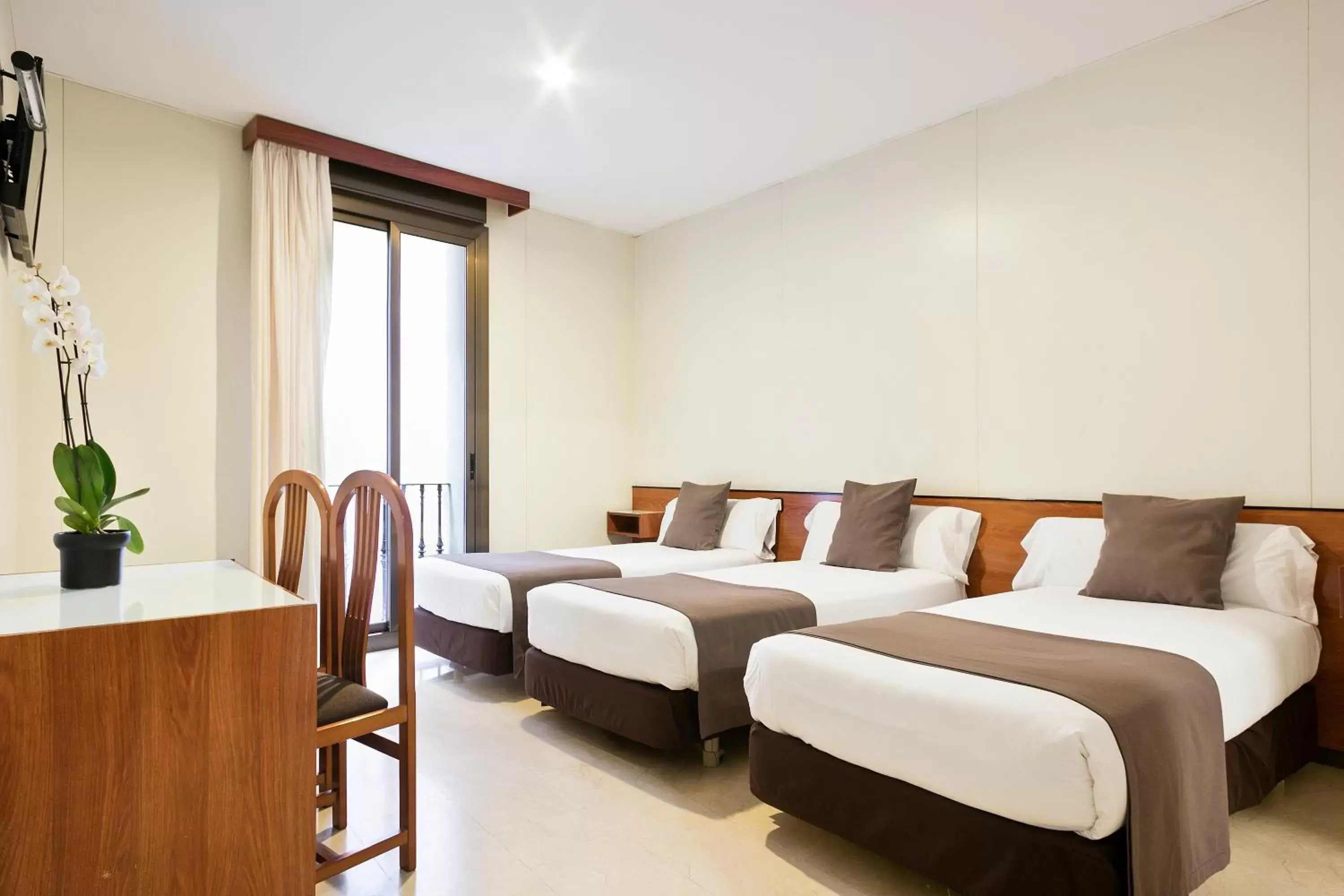 Bedroom in Hotel Condal