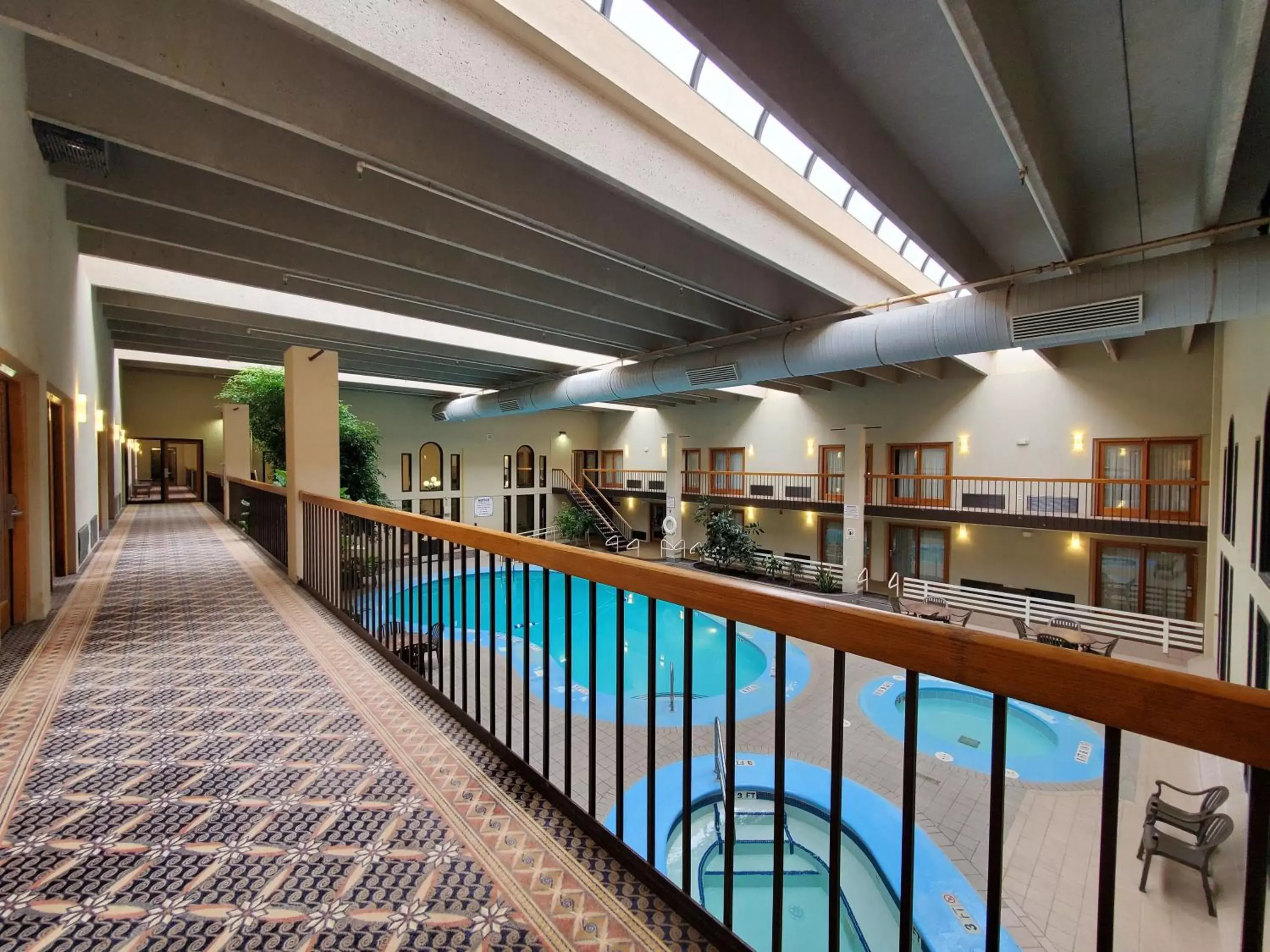 Pool view, Swimming Pool in Ramkota Hotel - Pierre