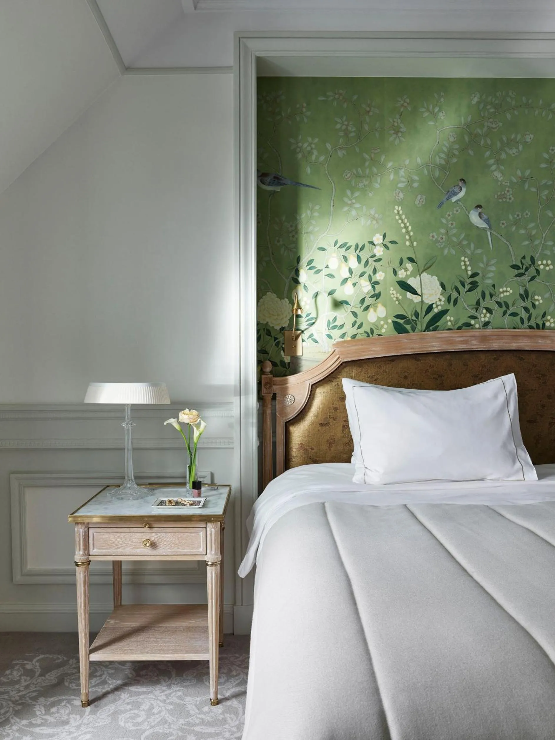 Bed in Le Meurice – Dorchester Collection