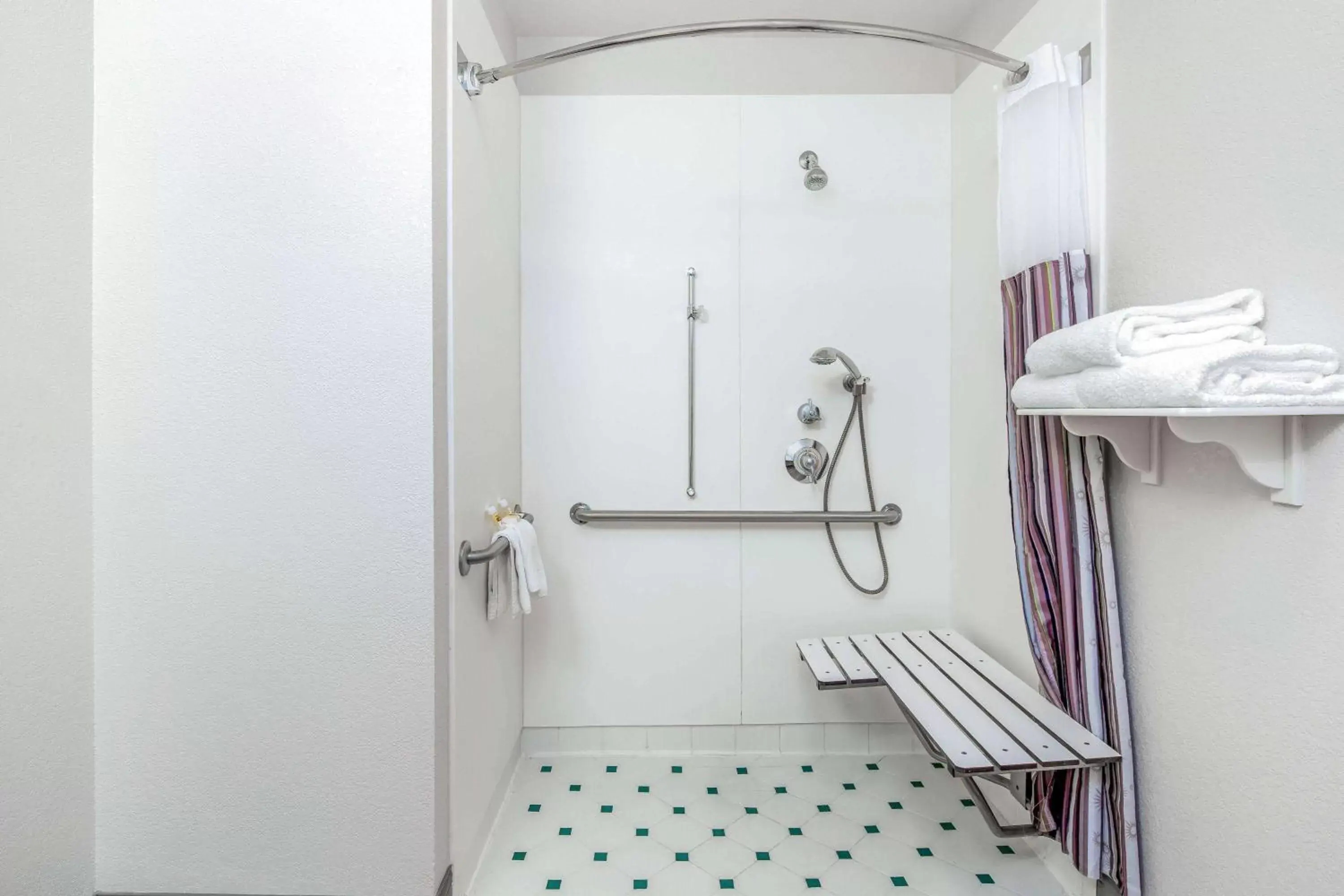 Shower, Bathroom in La Quinta by Wyndham Fremont / Silicon Valley