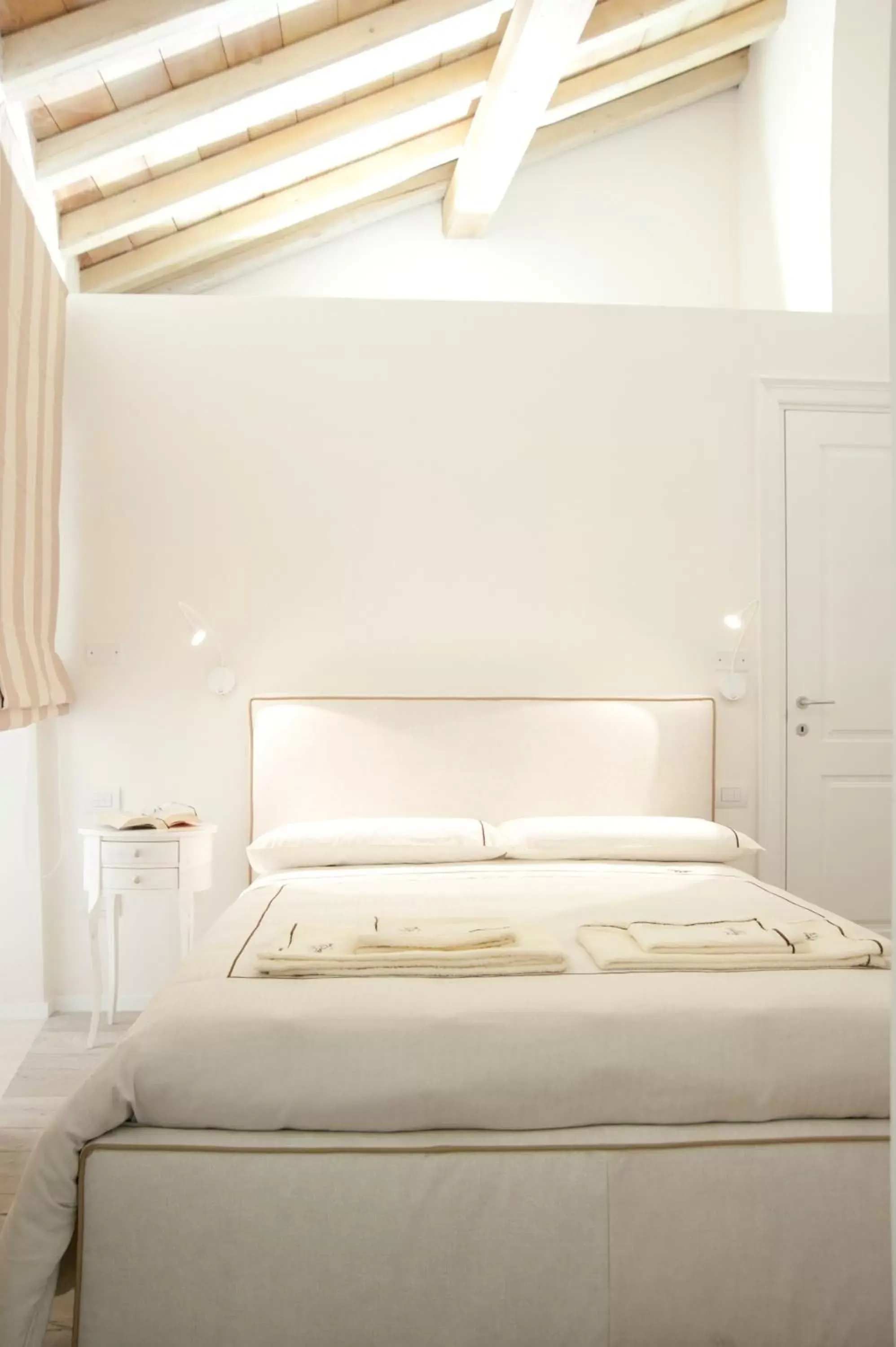 Decorative detail, Bed in San Francesco Bed & Breakfast