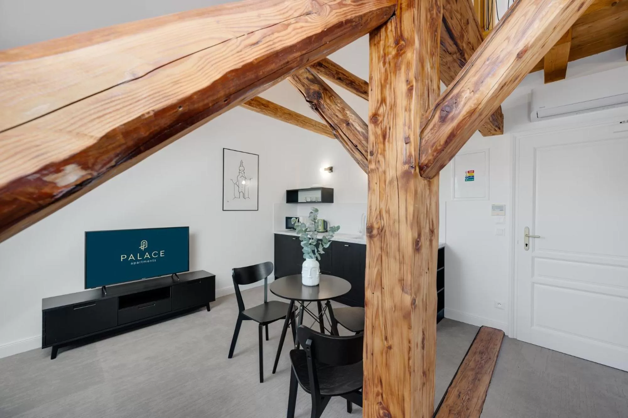 Dining area in Palace Apartments