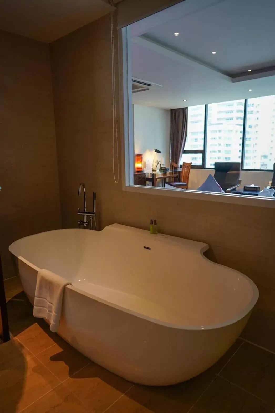 Bathroom in Hotel Mermaid Bangkok