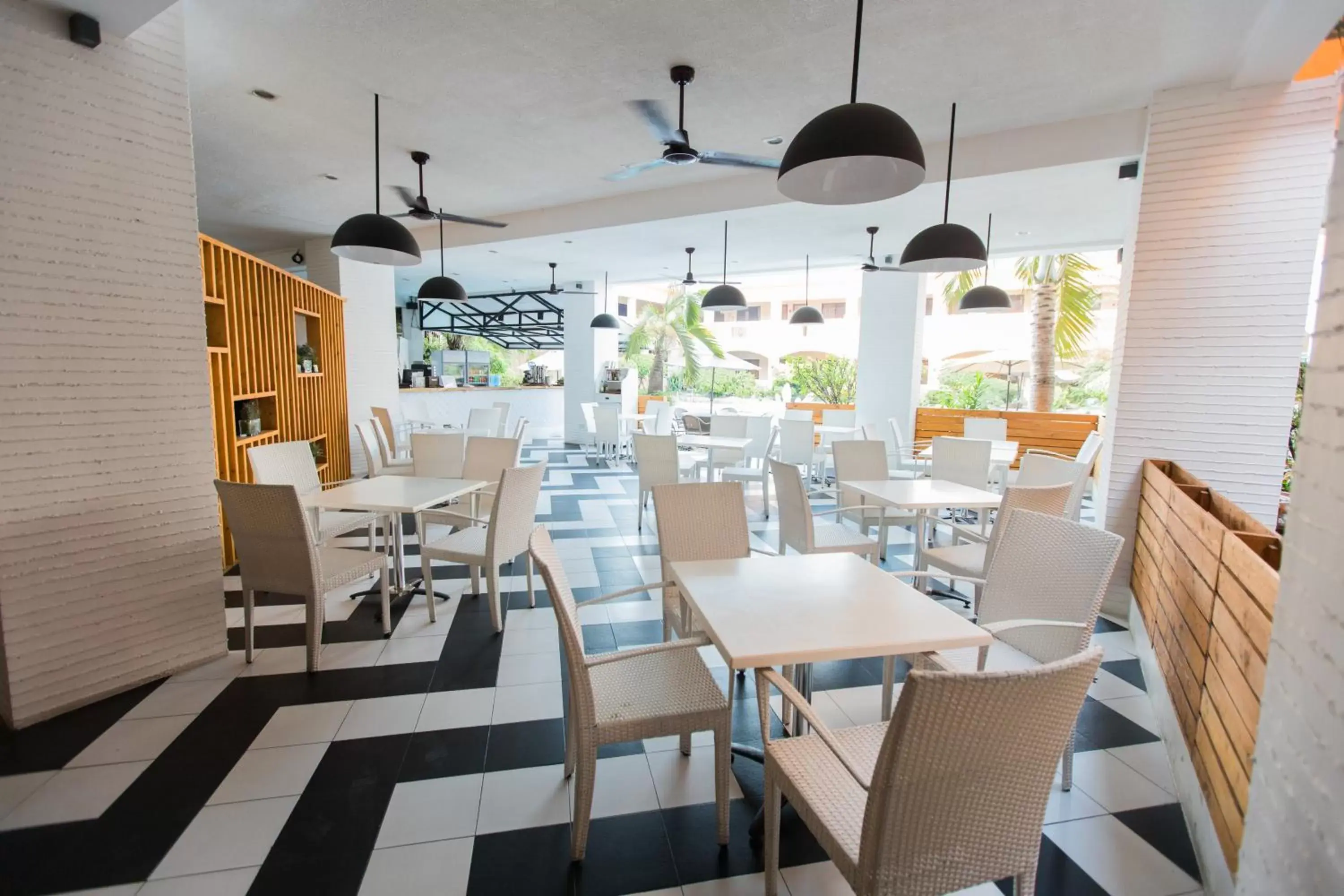 Restaurant/Places to Eat in La Maja Rica Hotel