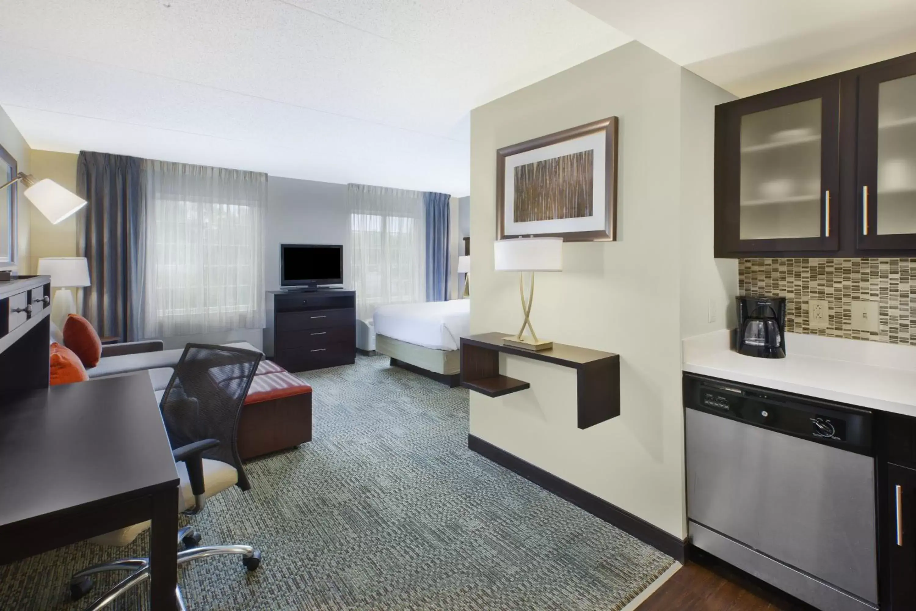 Photo of the whole room, TV/Entertainment Center in Staybridge Suites Cleveland Mayfield Heights Beachwood, an IHG Hotel