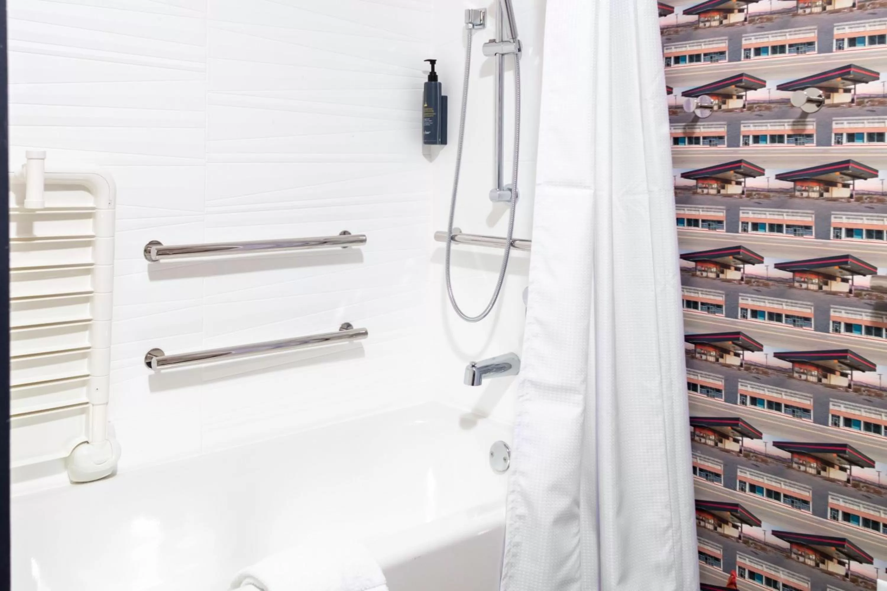 Bathroom in Aloft Savannah Airport