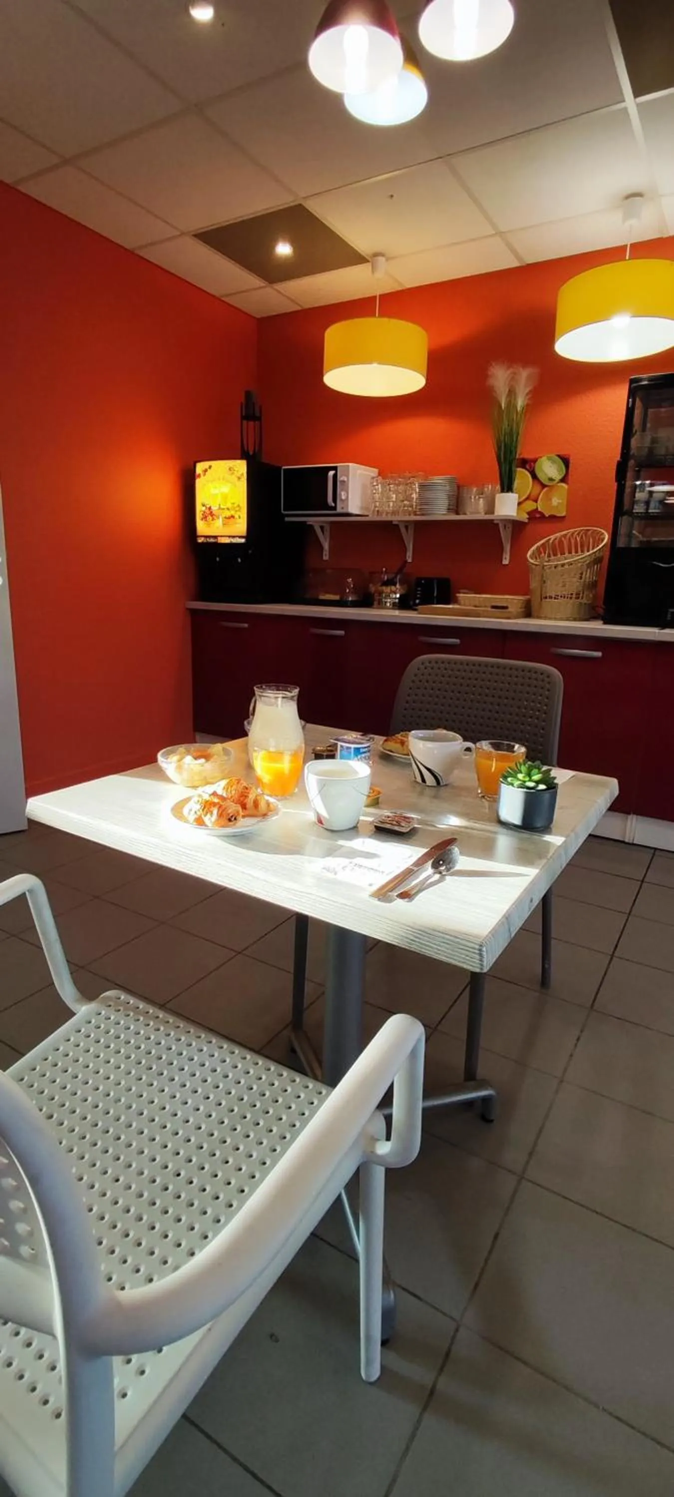 Food and drinks in The Originals Access, Hôtel les Iris, Berck-sur-Mer