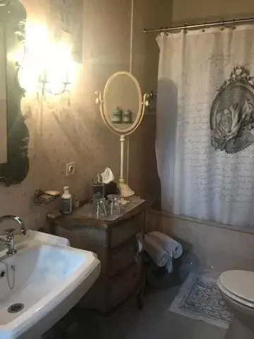 Bathroom in Château de Varennes